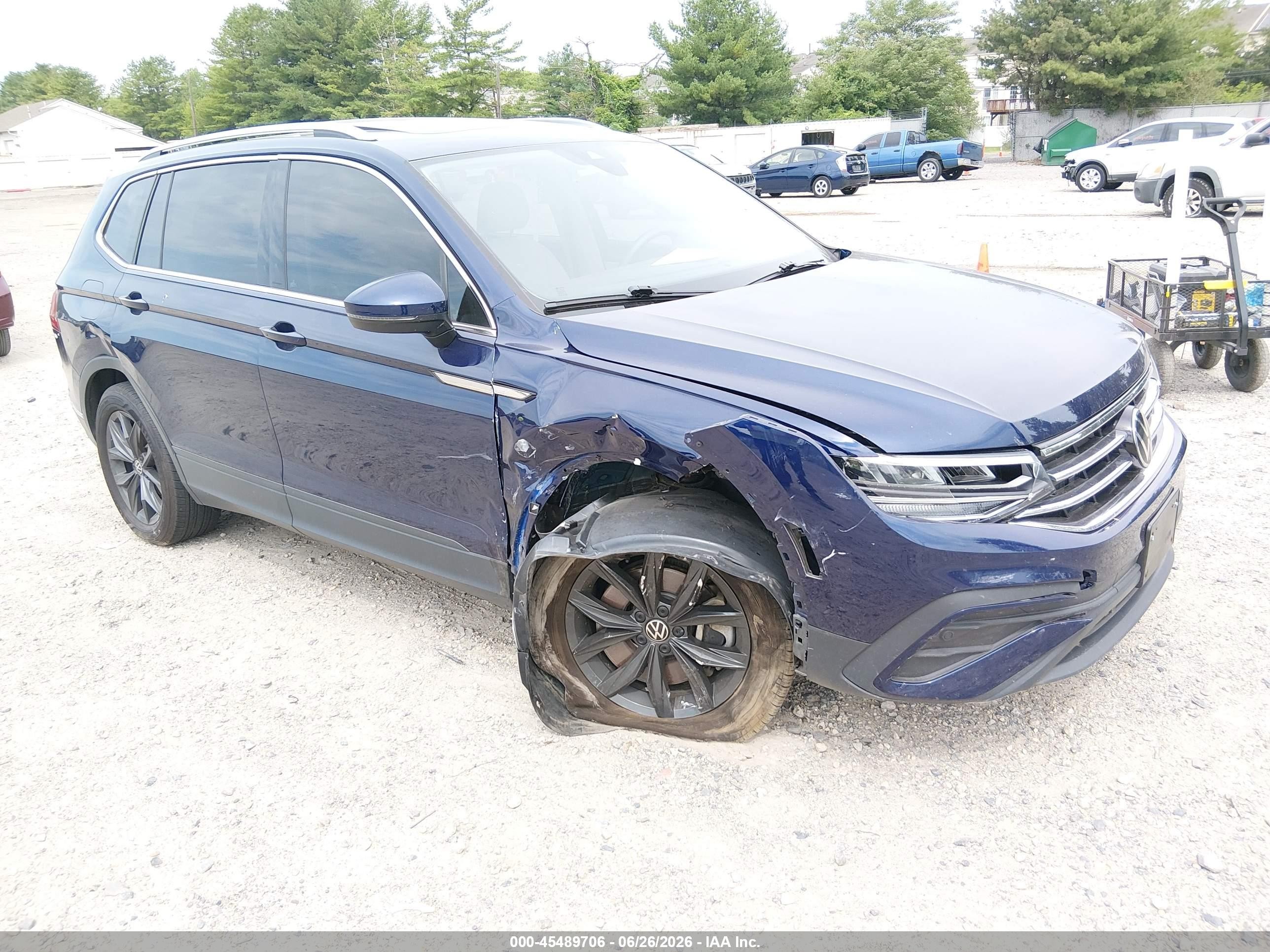 2024 Volkswagen Tiguan VIN 3VVMB7AX4RM168302 — IAAI salvage auction photo