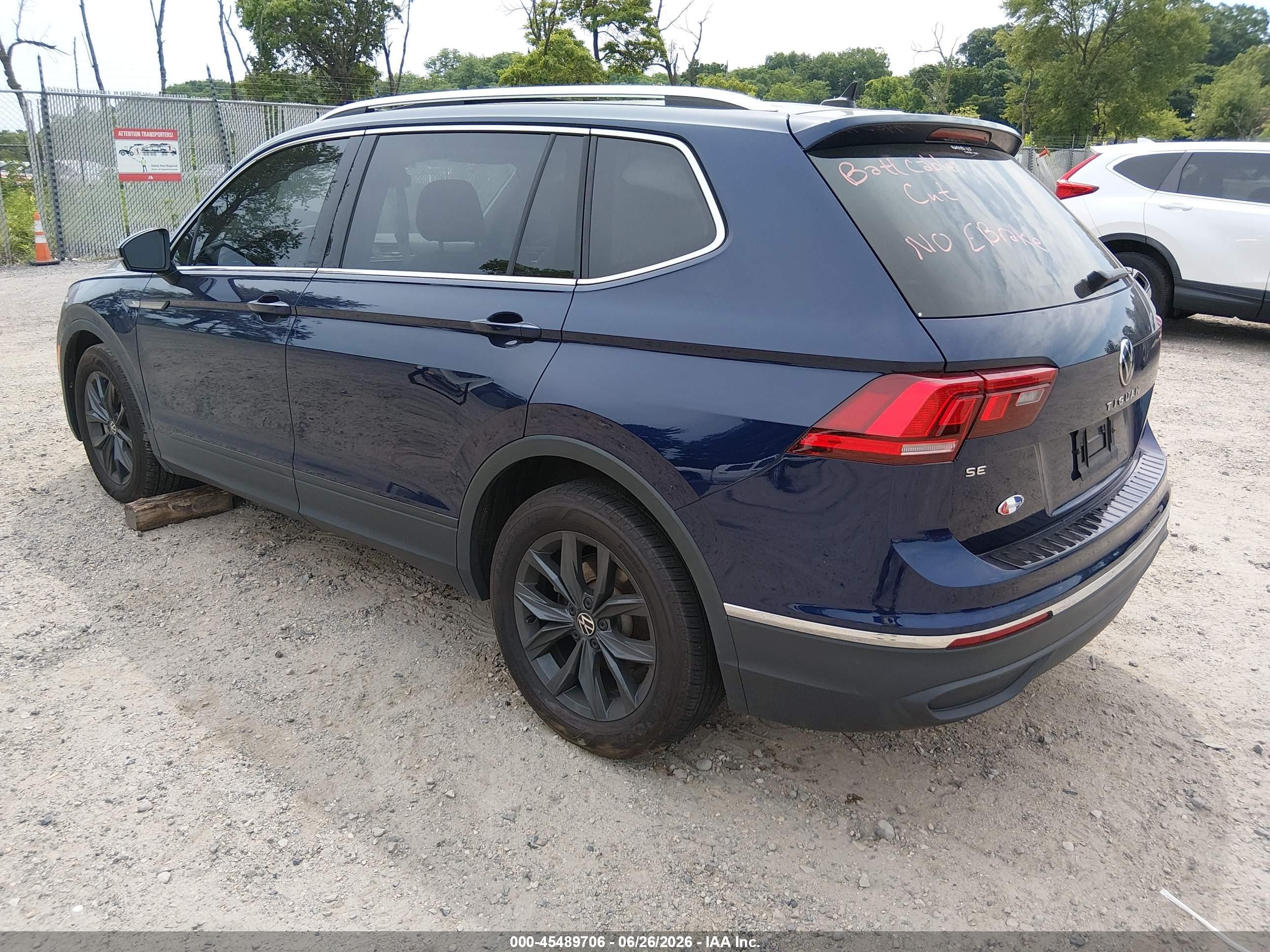 2024 Volkswagen Tiguan VIN 3VVMB7AX4RM168302 IAAI salvage auction — Unknown, Salvage (New Jersey), sold $5,800 on 2026-09-13 (photo 3)