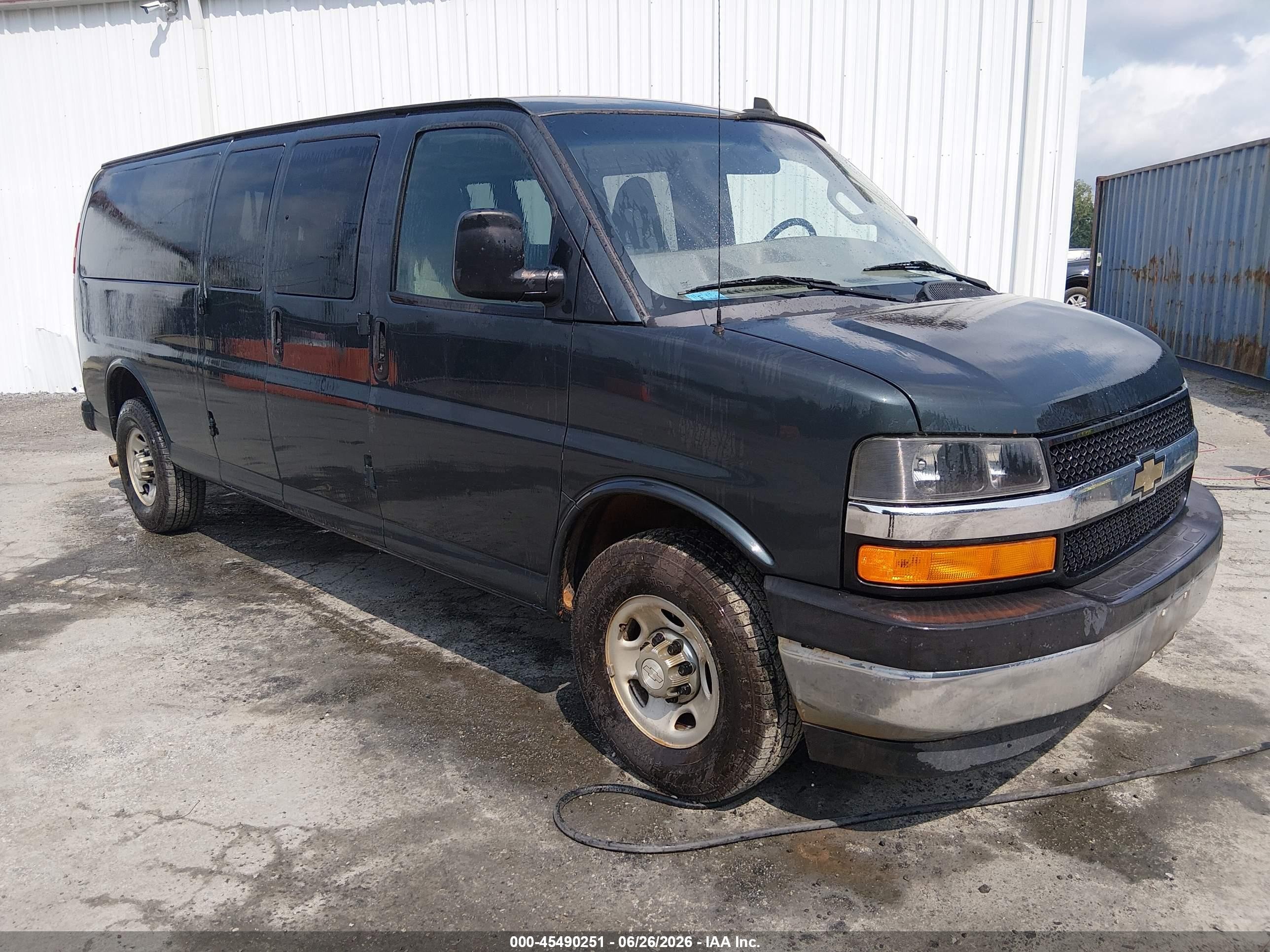 2017 Chevrolet Express 3500 VIN 1GAZGPFG7H1266386 — IAAI salvage auction photo