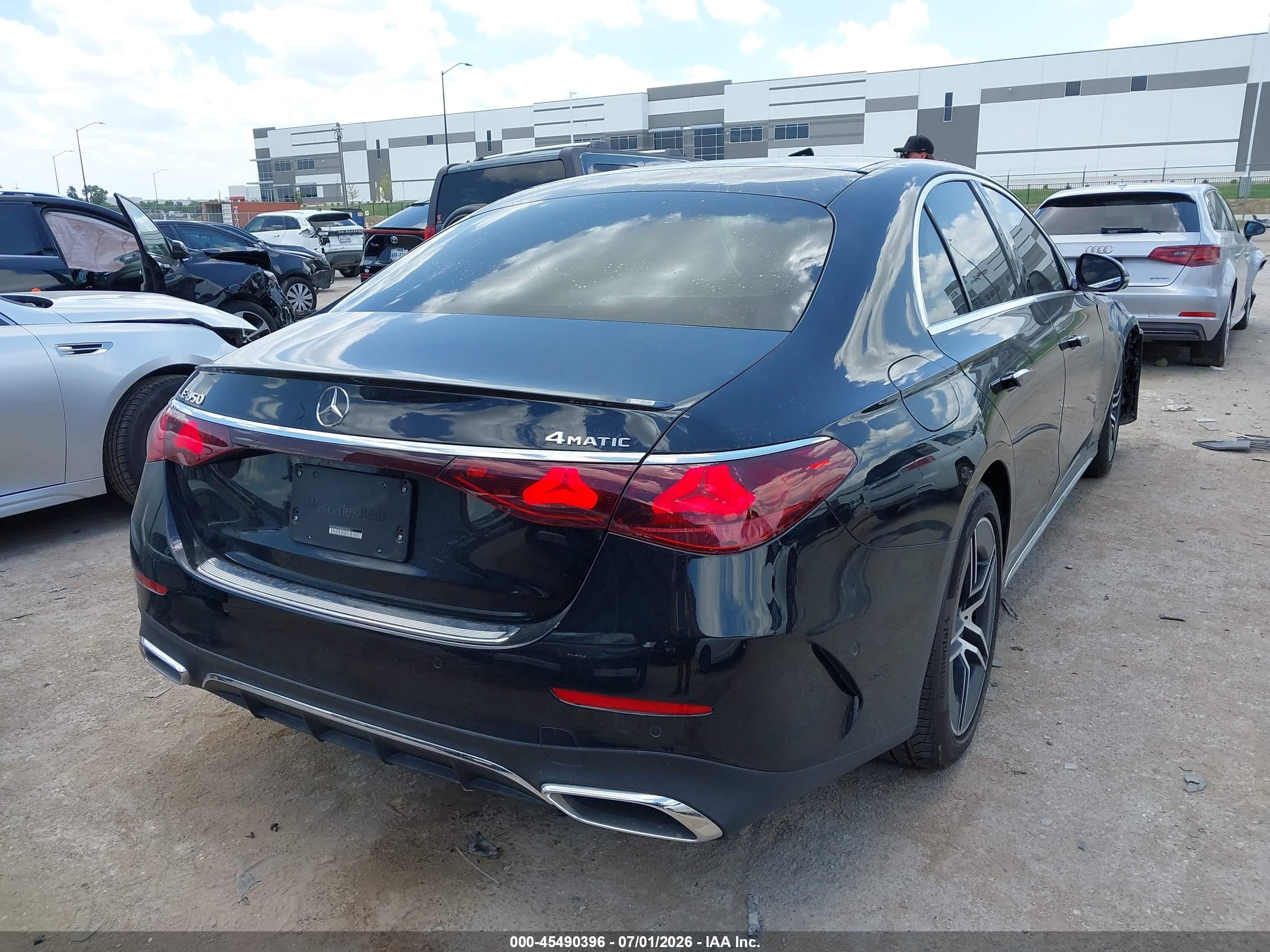 2024 Mercedes-Benz E-Class VIN W1KLF4HB3RA036156 IAAI salvage auction — Front End, Original (Texas), sold $33,000 on 2026-09-16 (photo 4)