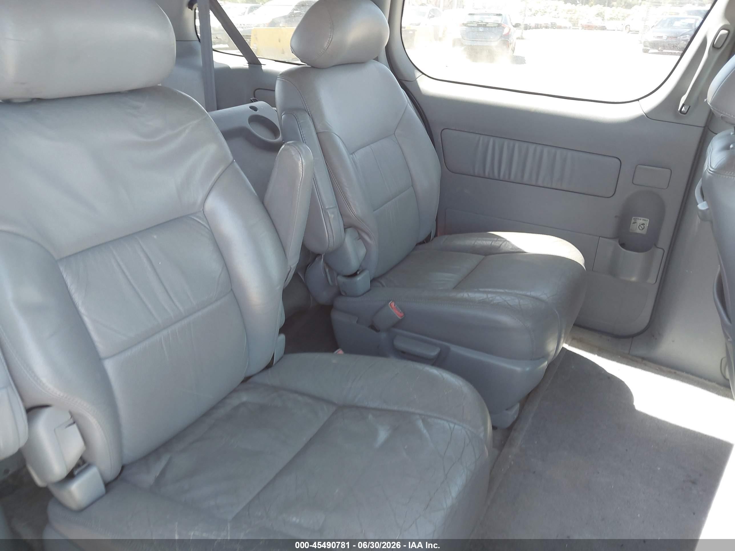 2002 Toyota Sienna VIN 4T3ZF13C72U421505 IAAI salvage auction — Normal Wear, Clear - Dealer Only (California), sold $350 on 2026-07-09 (photo 8)