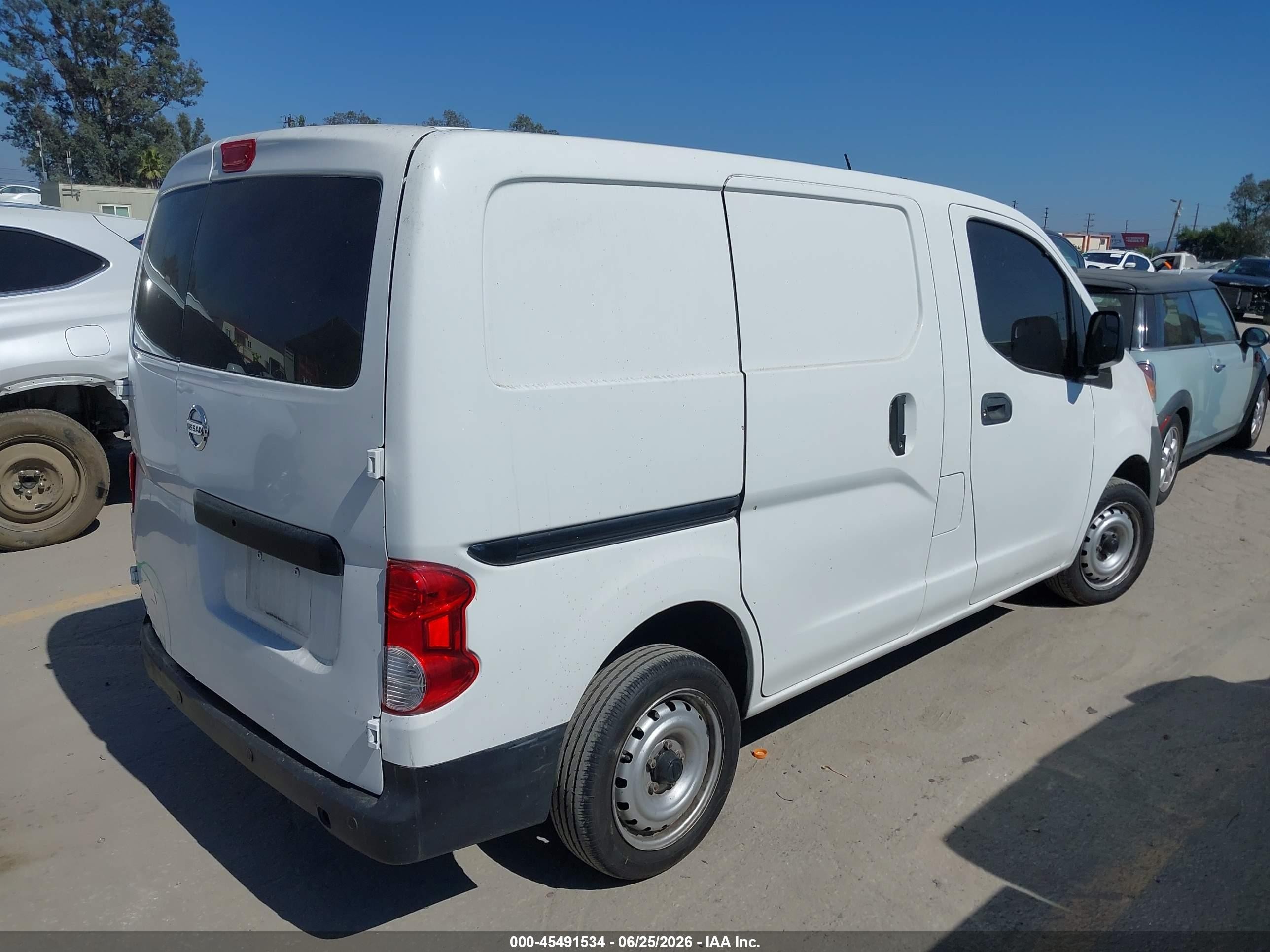 2017 Nissan Nv200 VIN 3N6CM0KN6HK690073 IAAI salvage auction — Rear End, Salvage (California), sold $9,100 on 2022-08-26 (photo 4)