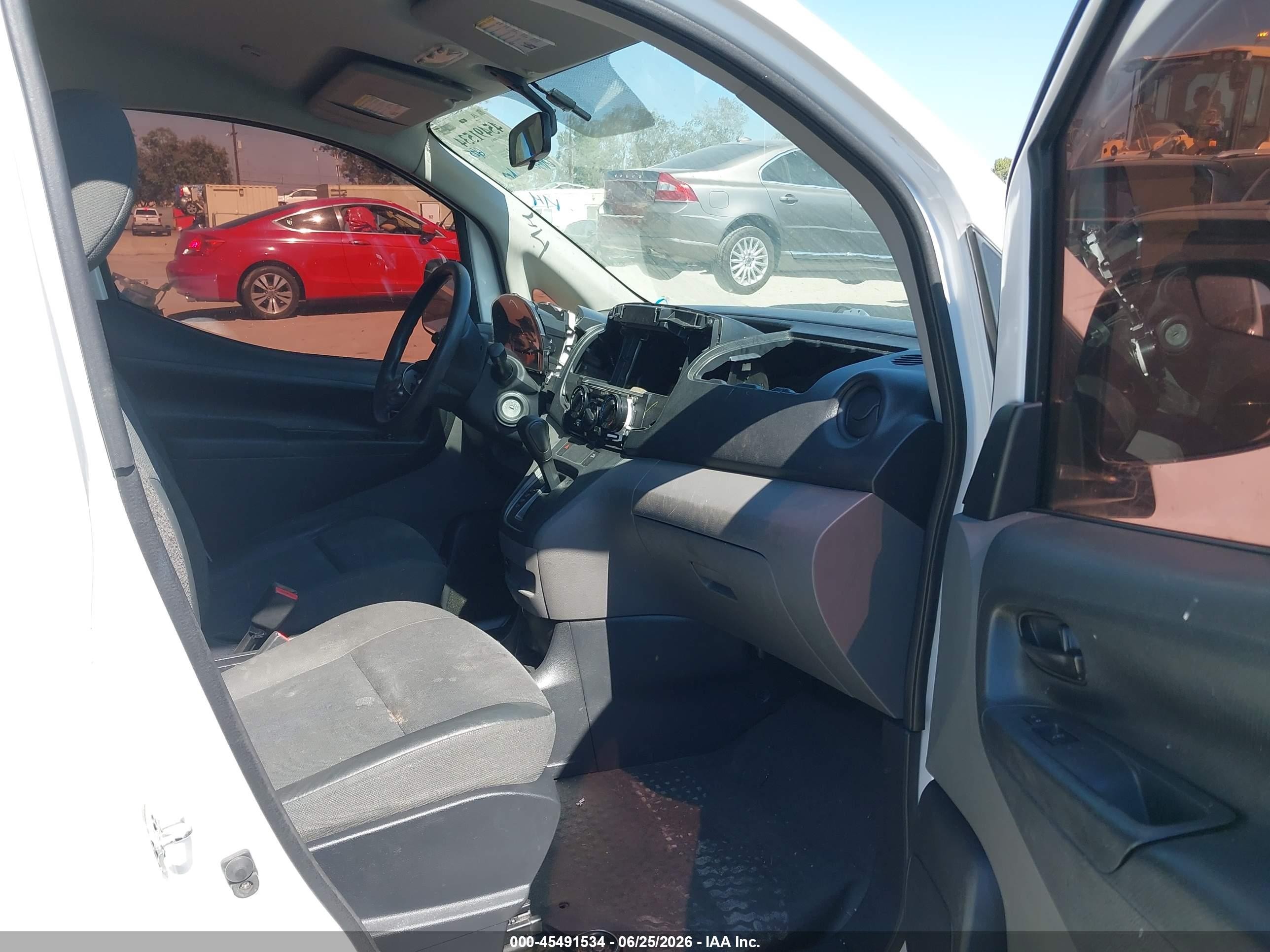 2017 Nissan Nv200 VIN 3N6CM0KN6HK690073 IAAI salvage auction — Rear End, Salvage (California), sold $9,100 on 2022-08-26 (photo 5)