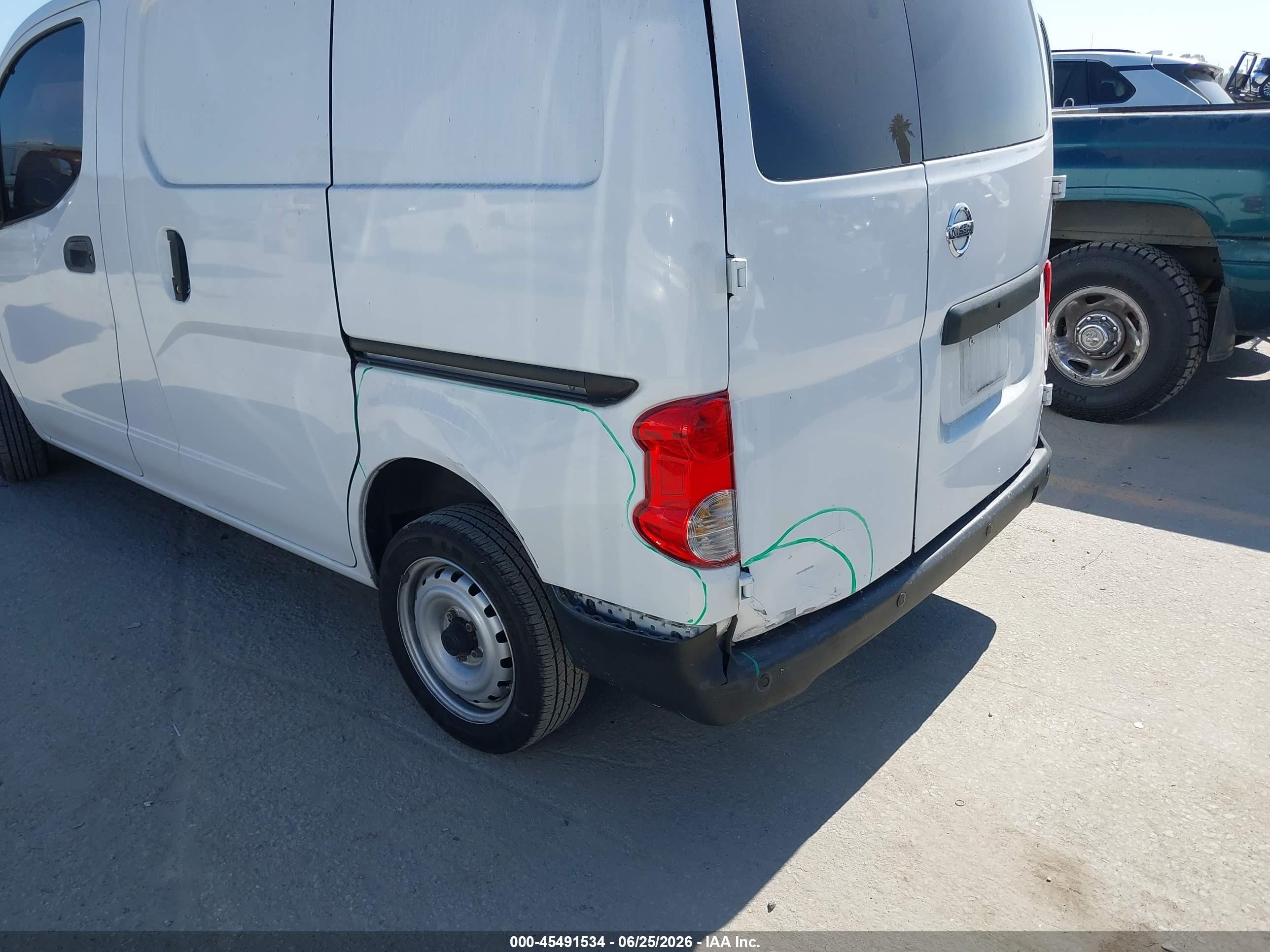 2017 Nissan Nv200 VIN 3N6CM0KN6HK690073 IAAI salvage auction — Rear End, Salvage (California), sold $9,100 on 2022-08-26 (photo 6)