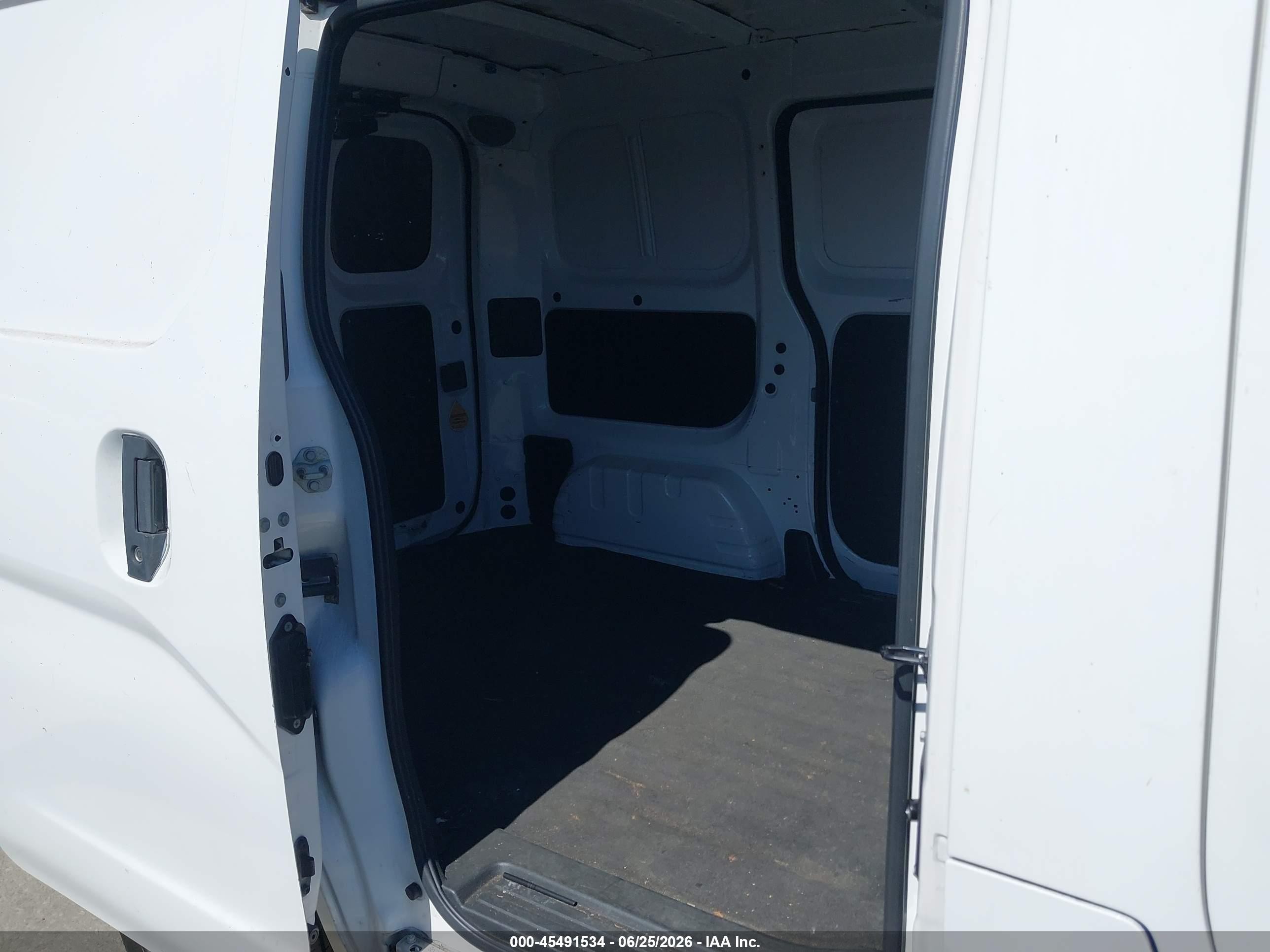 2017 Nissan Nv200 VIN 3N6CM0KN6HK690073 IAAI salvage auction — Rear End, Salvage (California), sold $9,100 on 2022-08-26 (photo 8)