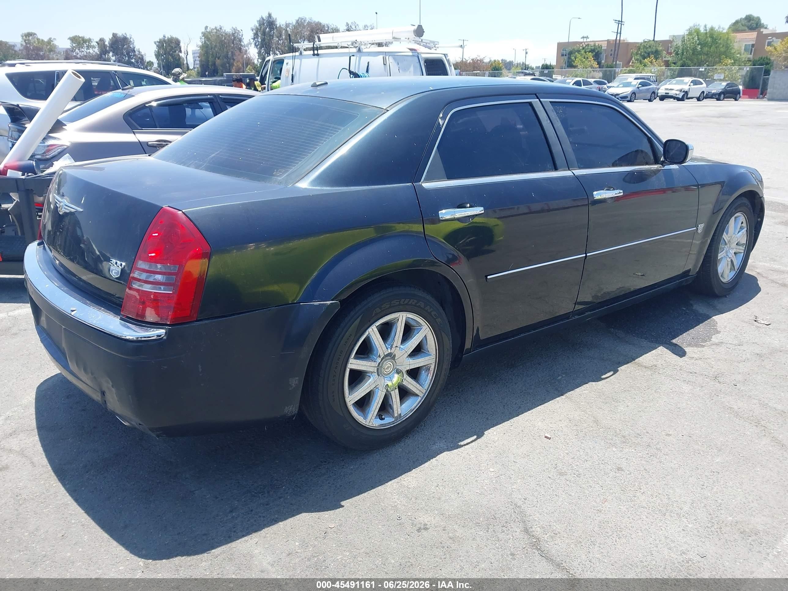 2007 Chrysler 300 VIN 2C3KA63H77H821245 IAAI salvage auction — Normal Wear, Salvage (California), sold $350 on 2026-07-09 (photo 4)