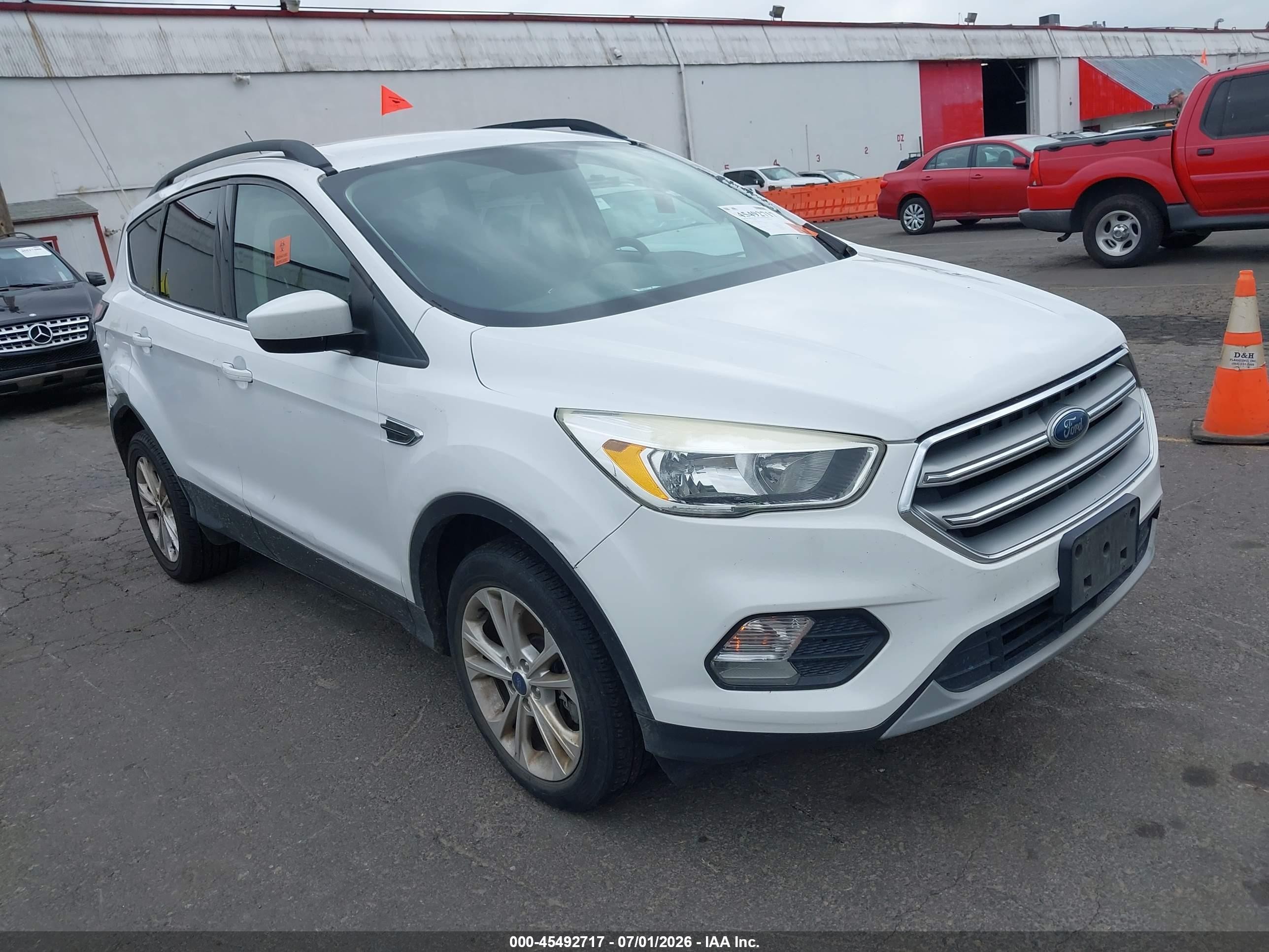 2018 Ford Escape VIN 1FMCU9GD9JUA87224 IAAI salvage auction — Normal Wear, Clear-Dealer Only (Oregon), sold $925 on 2026-07-09 (photo 1)