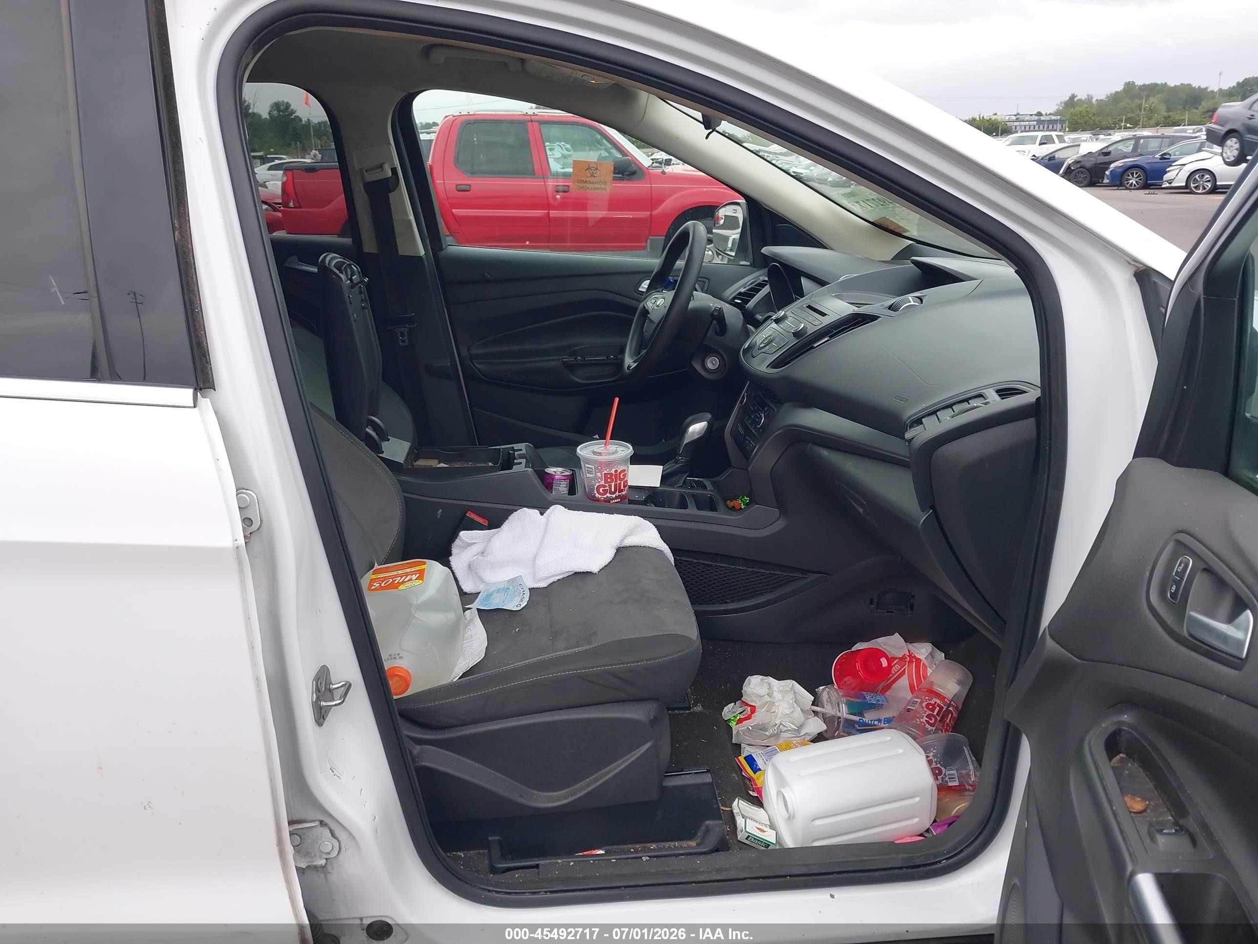 2018 Ford Escape VIN 1FMCU9GD9JUA87224 IAAI salvage auction — Normal Wear, Clear-Dealer Only (Oregon), sold $925 on 2026-07-09 (photo 5)