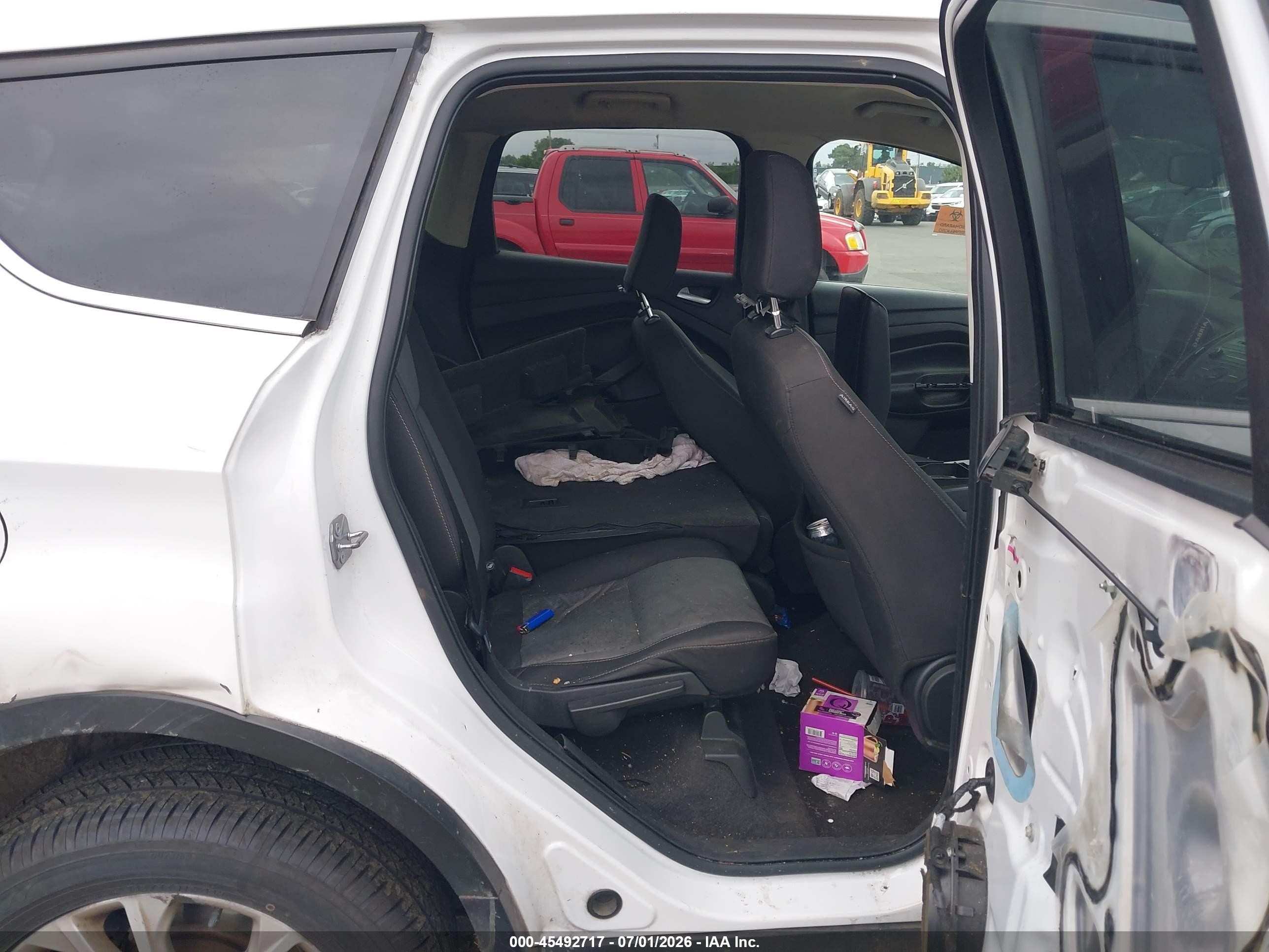 2018 Ford Escape VIN 1FMCU9GD9JUA87224 IAAI salvage auction — Normal Wear, Clear-Dealer Only (Oregon), sold $925 on 2026-07-09 (photo 8)