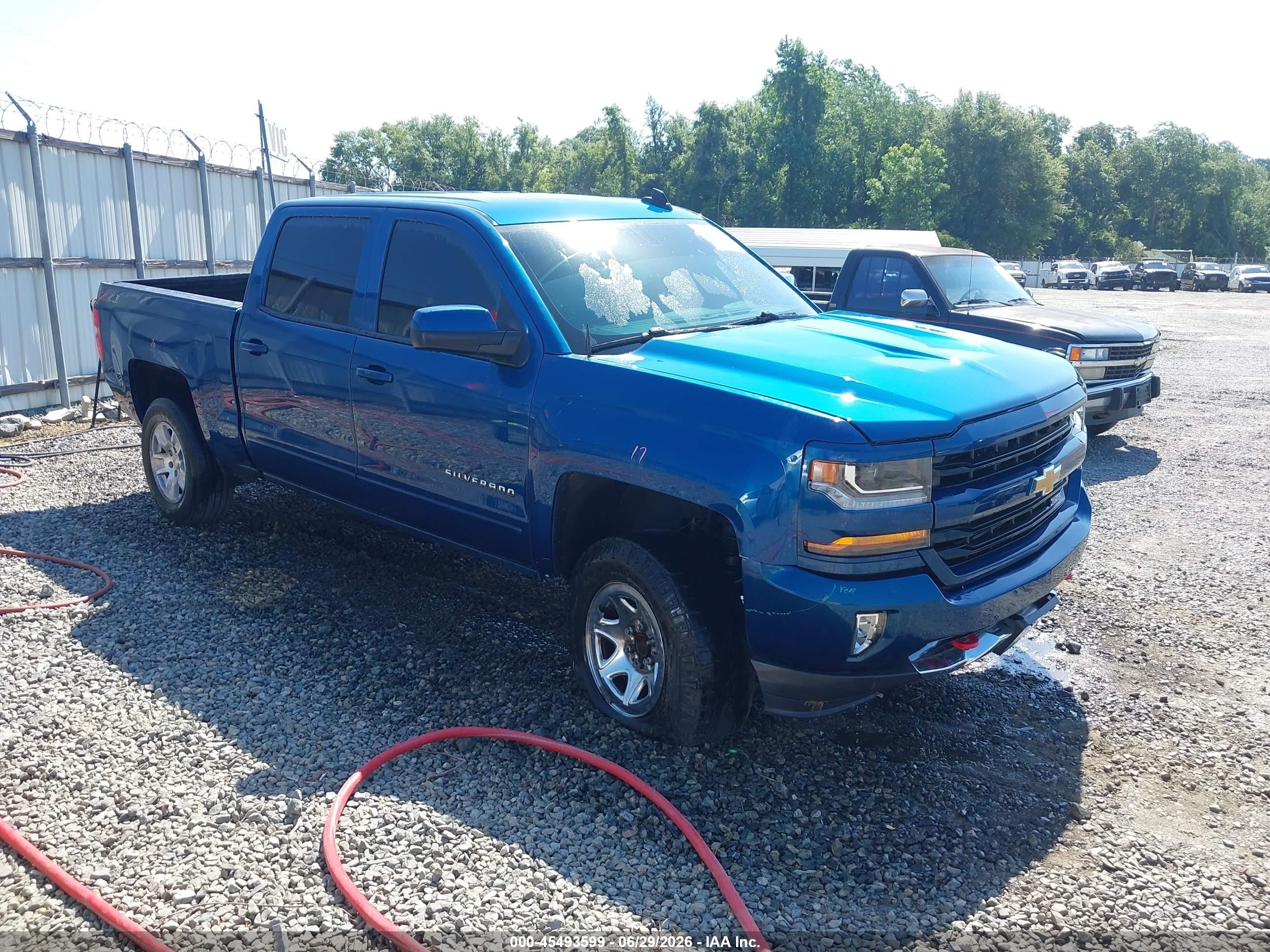 2018 Chevrolet Silverado 1500 VIN 3GCUKREC1JG452068 — IAAI salvage auction photo