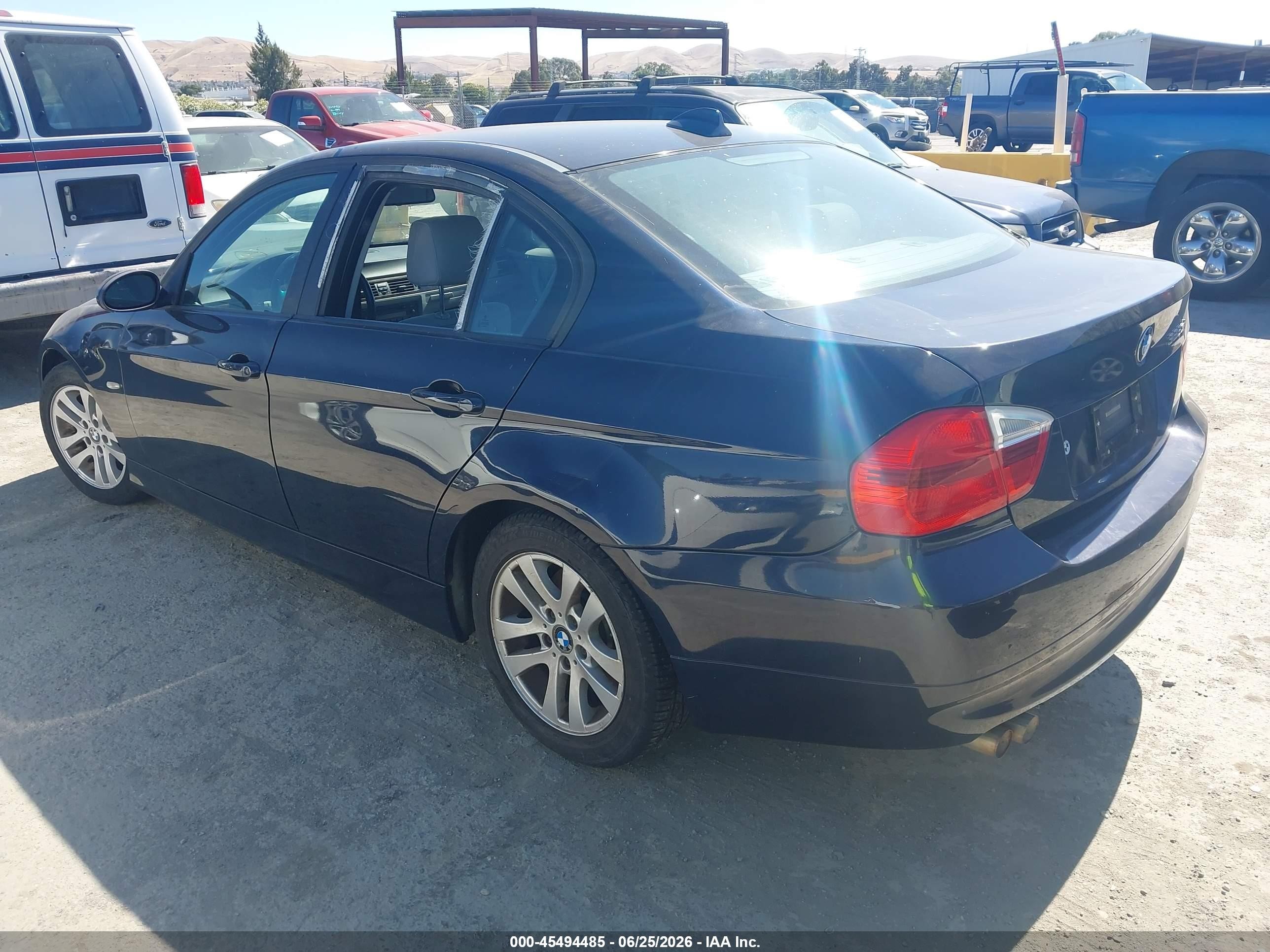 2007 BMW 3 Series VIN WBAVC93597KX55698 IAAI salvage auction — Normal Wear, Clear - Dealer Only (California), sold $375 on 2026-07-02 (photo 3)