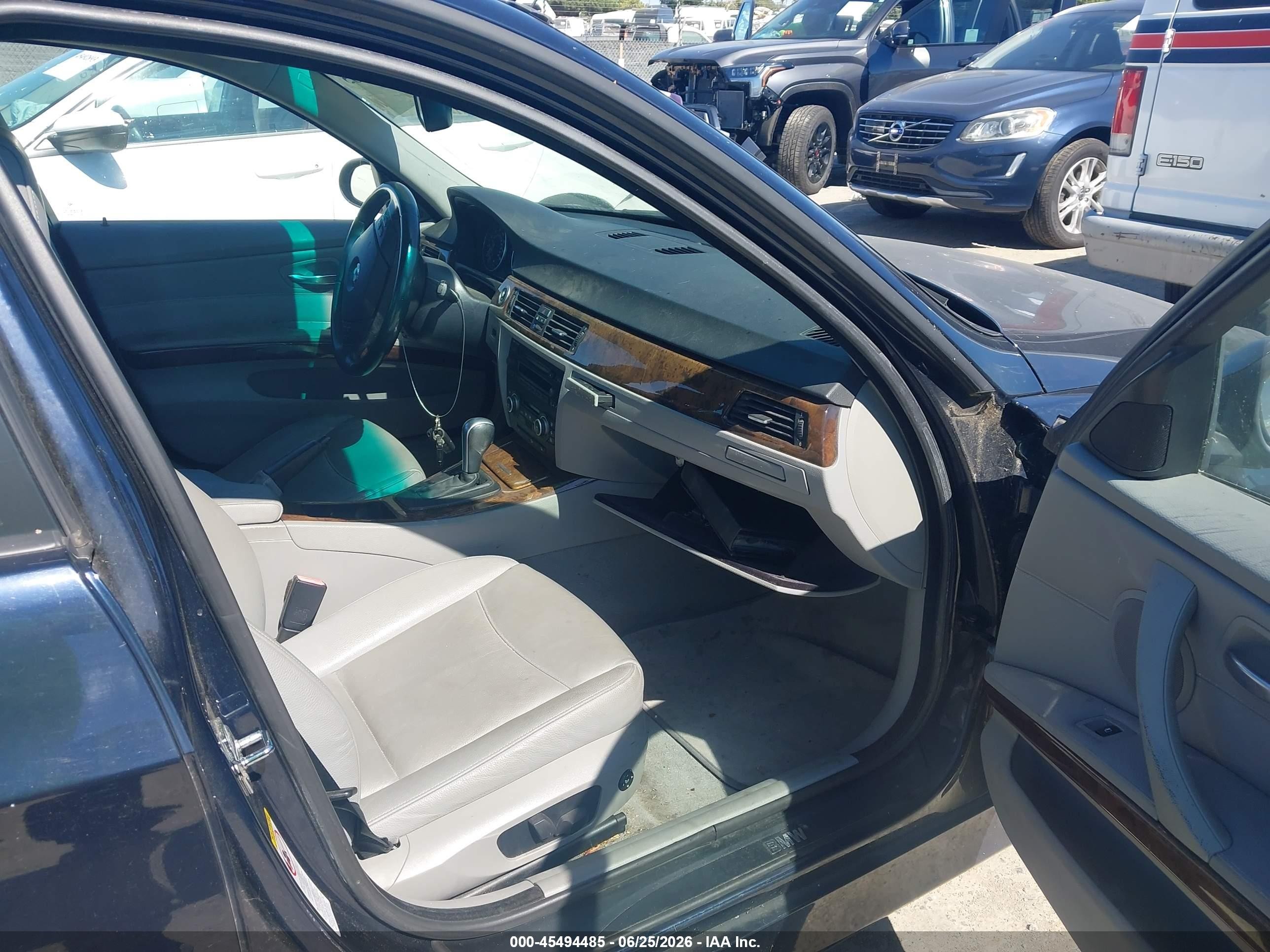 2007 BMW 3 Series VIN WBAVC93597KX55698 IAAI salvage auction — Normal Wear, Clear - Dealer Only (California), sold $375 on 2026-07-02 (photo 5)