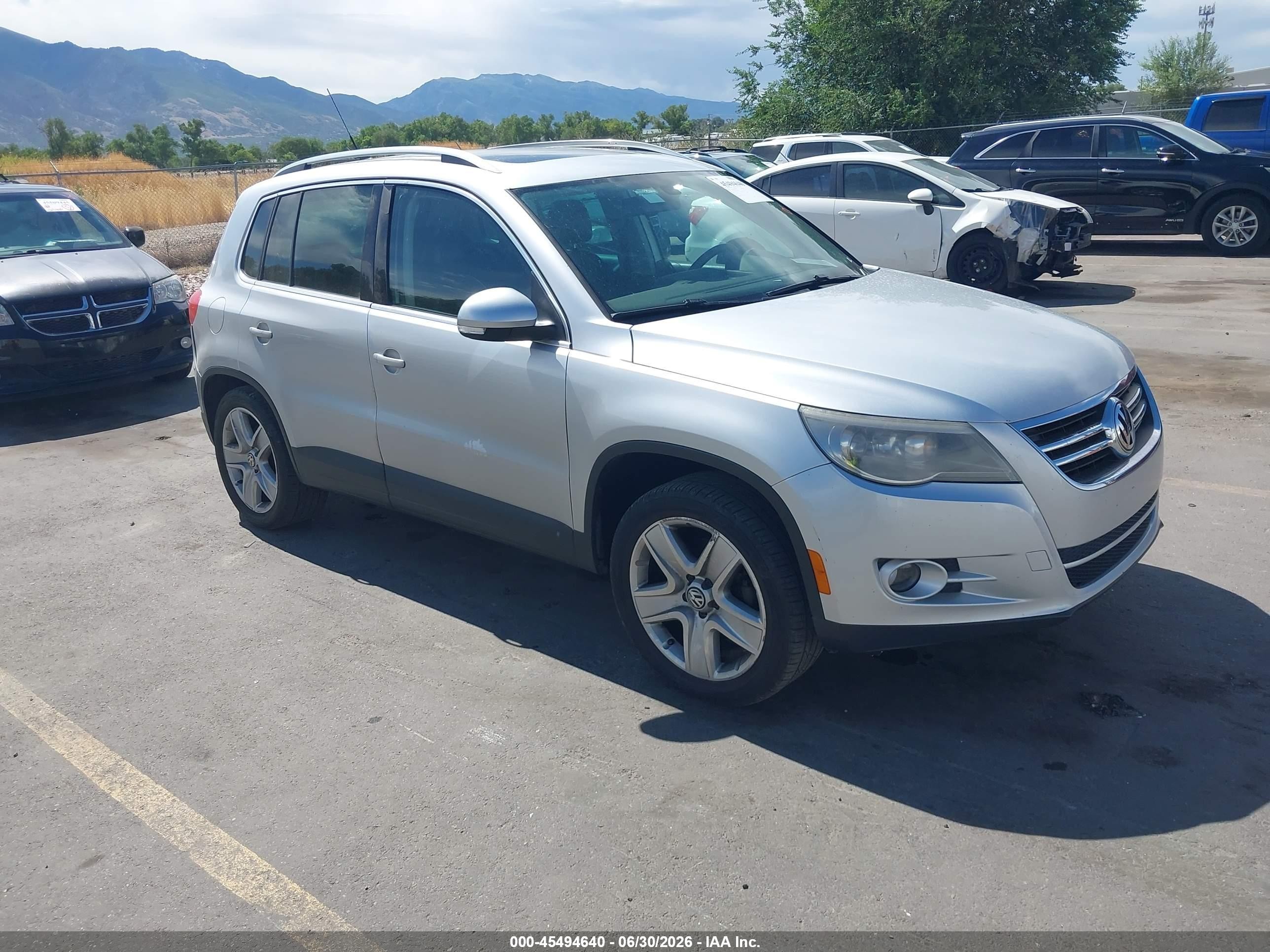 2011 Volkswagen Tiguan VIN WVGBV7AX1BW546543 IAAI salvage auction — Normal Wear, Clear (Utah), sold $350 on 2026-07-09 (photo 1)