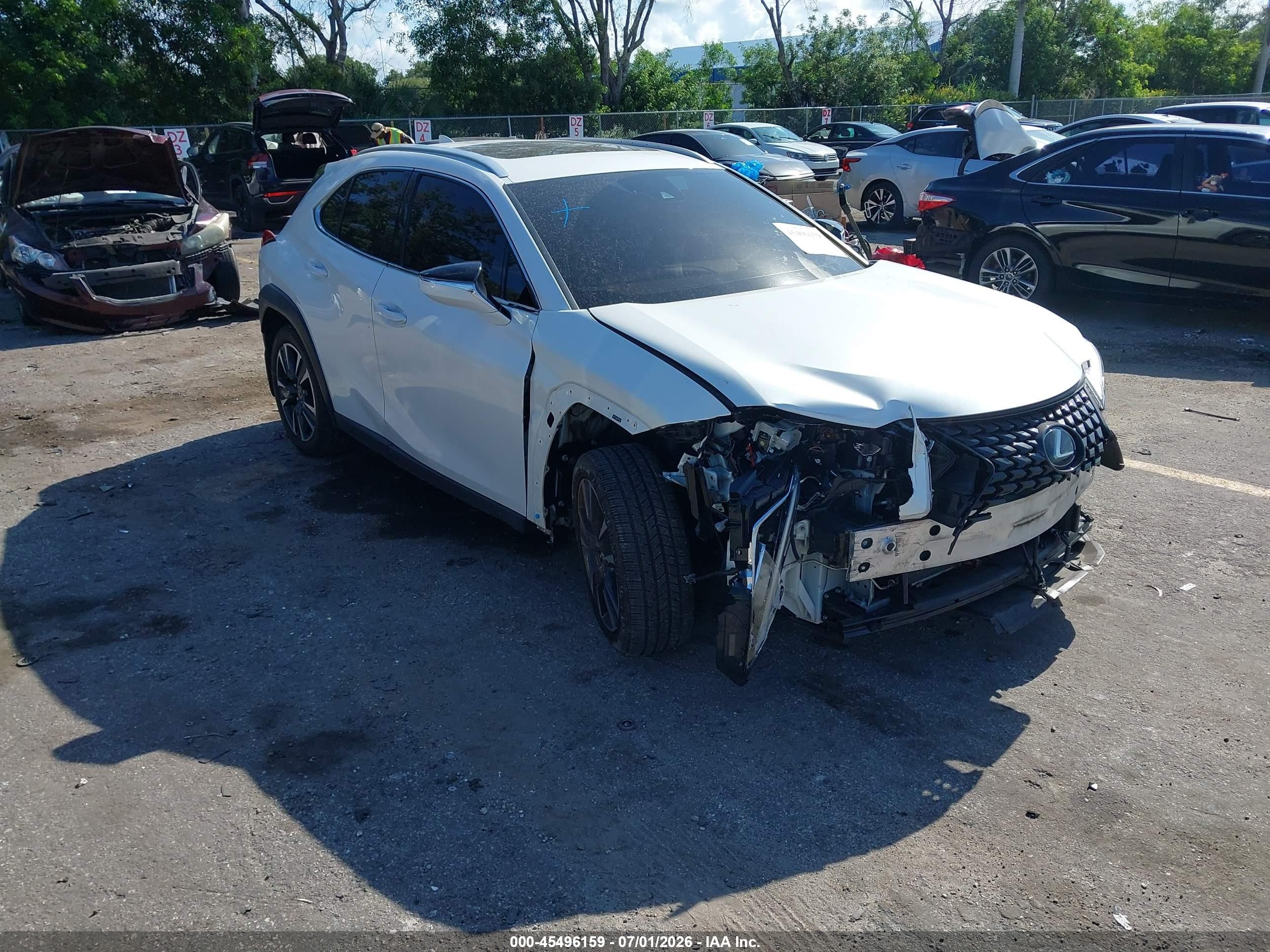 2021 Lexus Ux VIN JTHP3JBH2M2045271 IAAI salvage auction — Front End, Rebuildable (Florida), sold $8,575 on 2026-10-03 (photo 1)