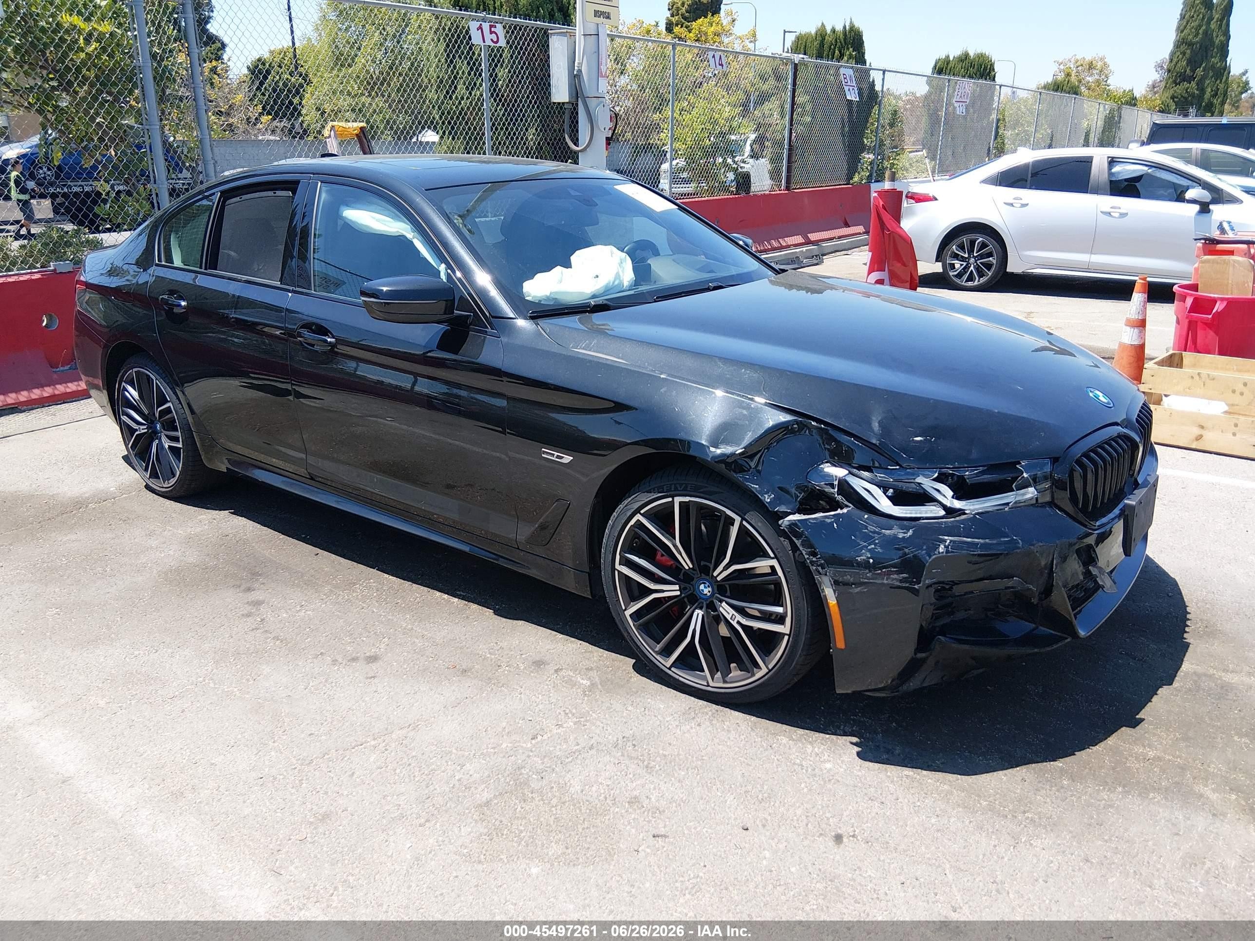 2023 BMW 5 Series VIN WBA13AG02PCM13681 — IAAI salvage auction photo