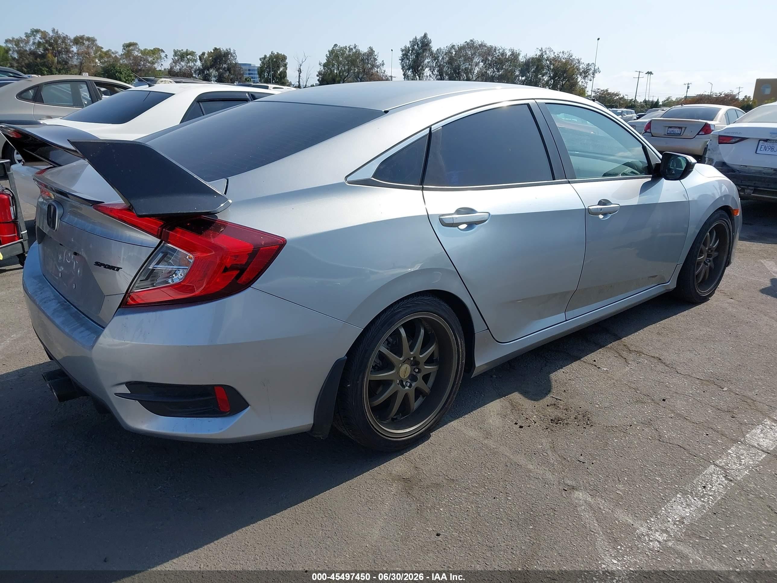 2020 Honda Civic VIN 19XFC2F89LE214779 IAAI salvage auction — Unknown, Salvage (California), sold $7,500 on 2026-07-09 (photo 4)