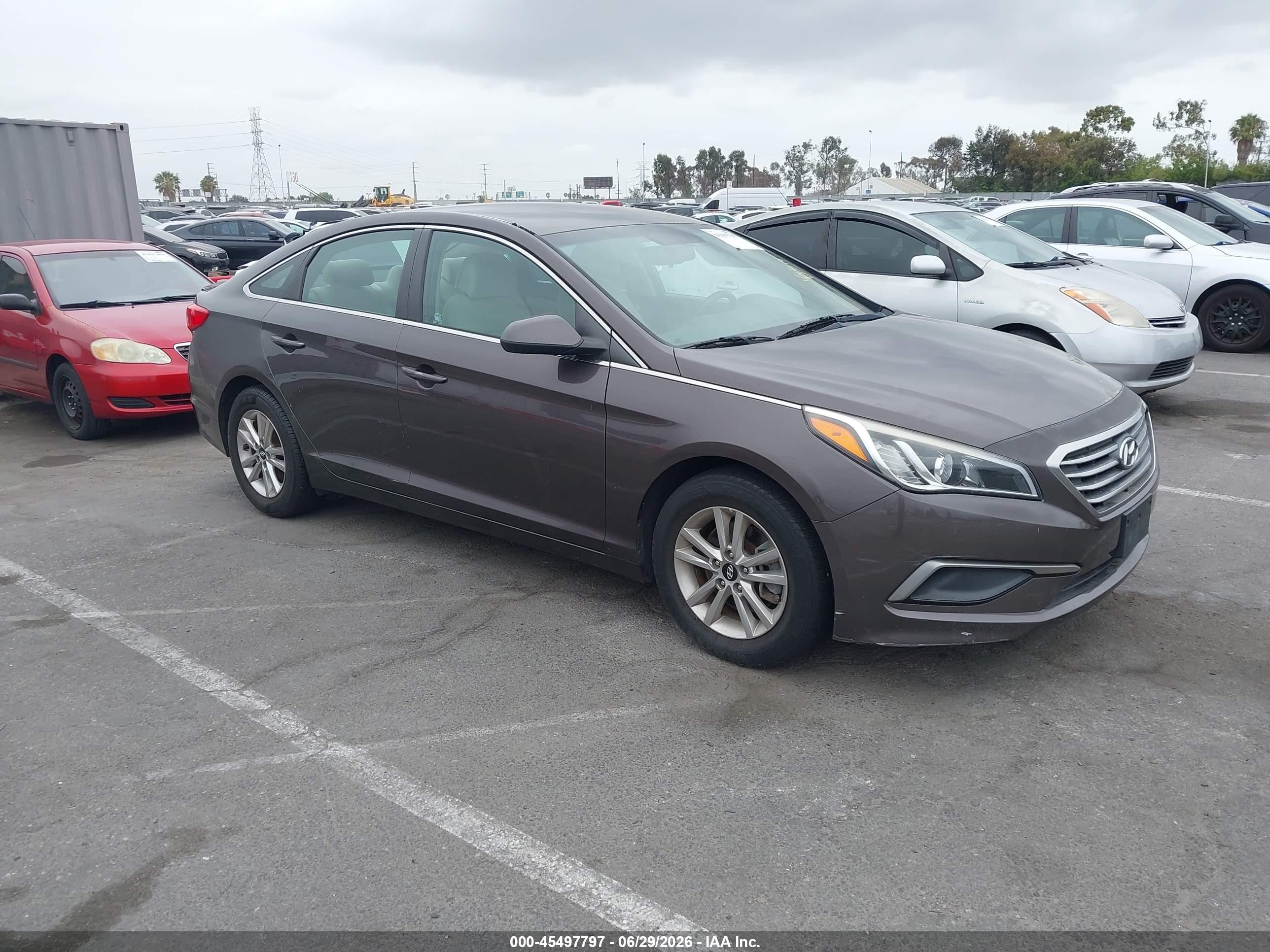 2016 Hyundai Sonata VIN 5NPE24AF3GH375971 IAAI salvage auction — Normal Wear, Clear - Dealer Only (California), sold $1,325 on 2026-07-09 (photo 1)