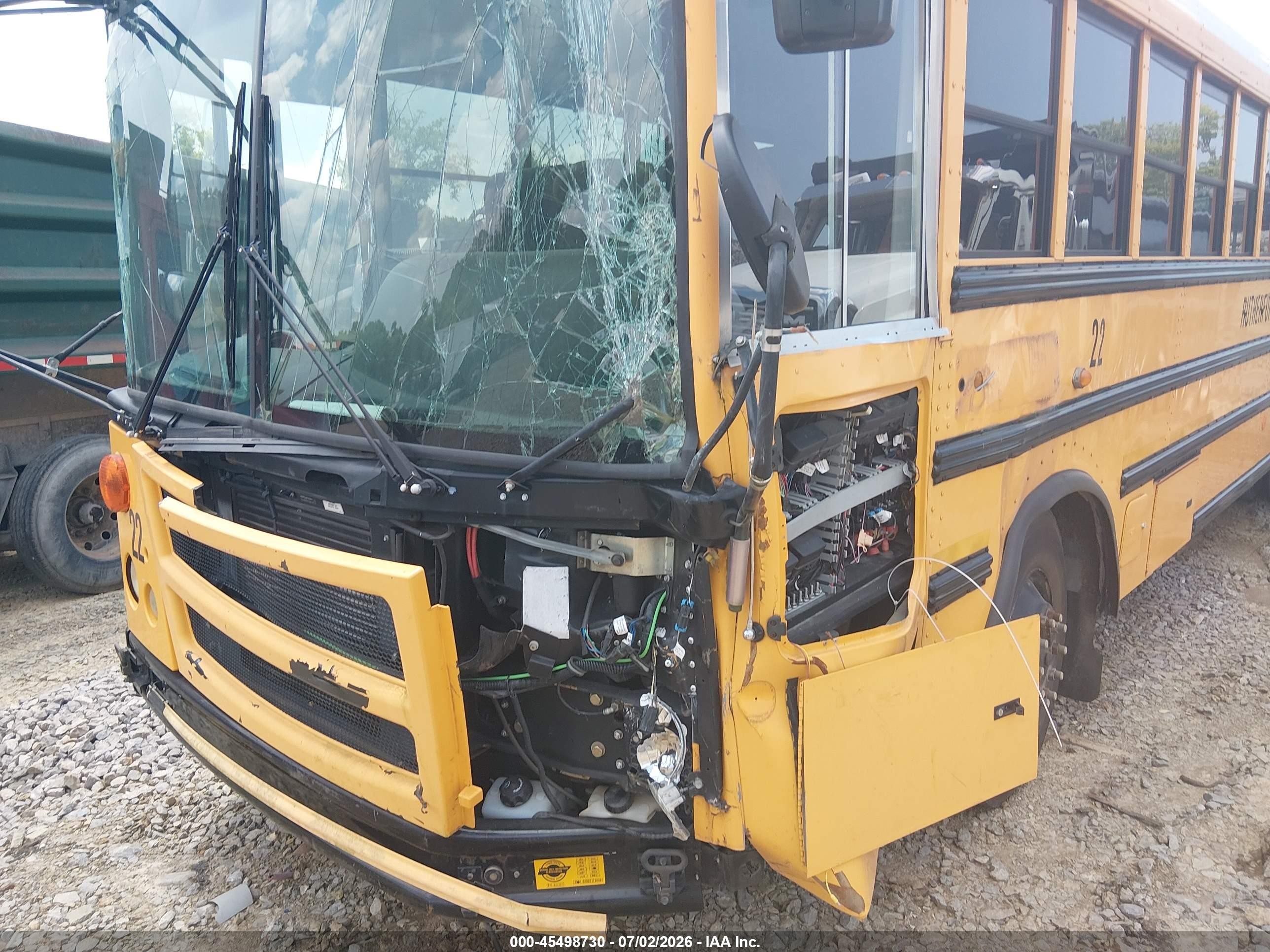 2015 Thomas School Bus VIN 1T88U9E25F1276648 IAAI salvage auction — Front End, Salvage (Tennessee), sold $1,200 on 2026-09-09 (photo 6)