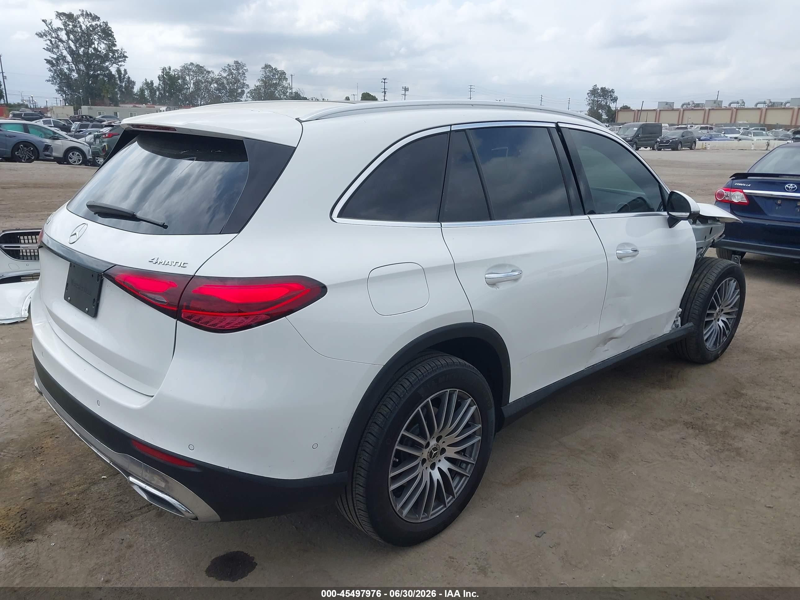 2024 Mercedes-Benz GLC-Class VIN W1NKM4HB6RF147453 IAAI salvage auction — Unknown, Salvage (California), sold $24,400 on 2026-08-23 (photo 4)