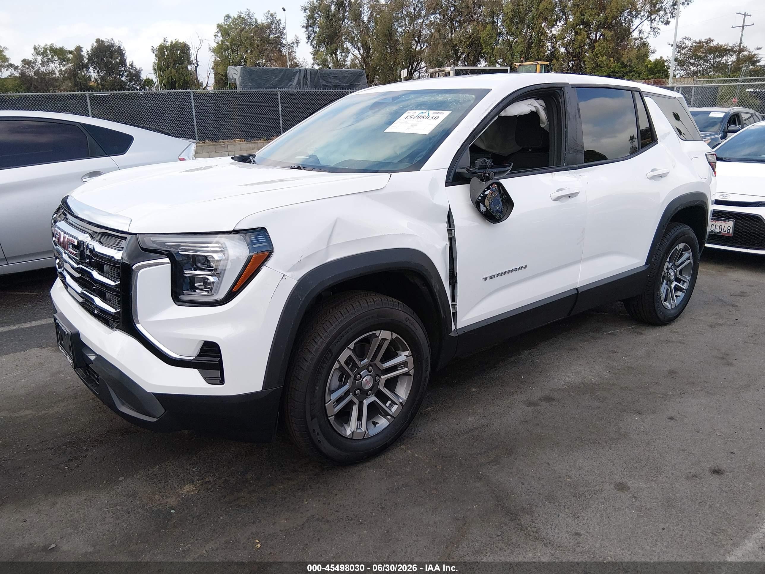 2026 Gmc Terrain VIN 3GKALMEG9TL465879 IAAI salvage auction — Side, Salvage (California), sold $6,500 on 2026-09-03 (photo 2)