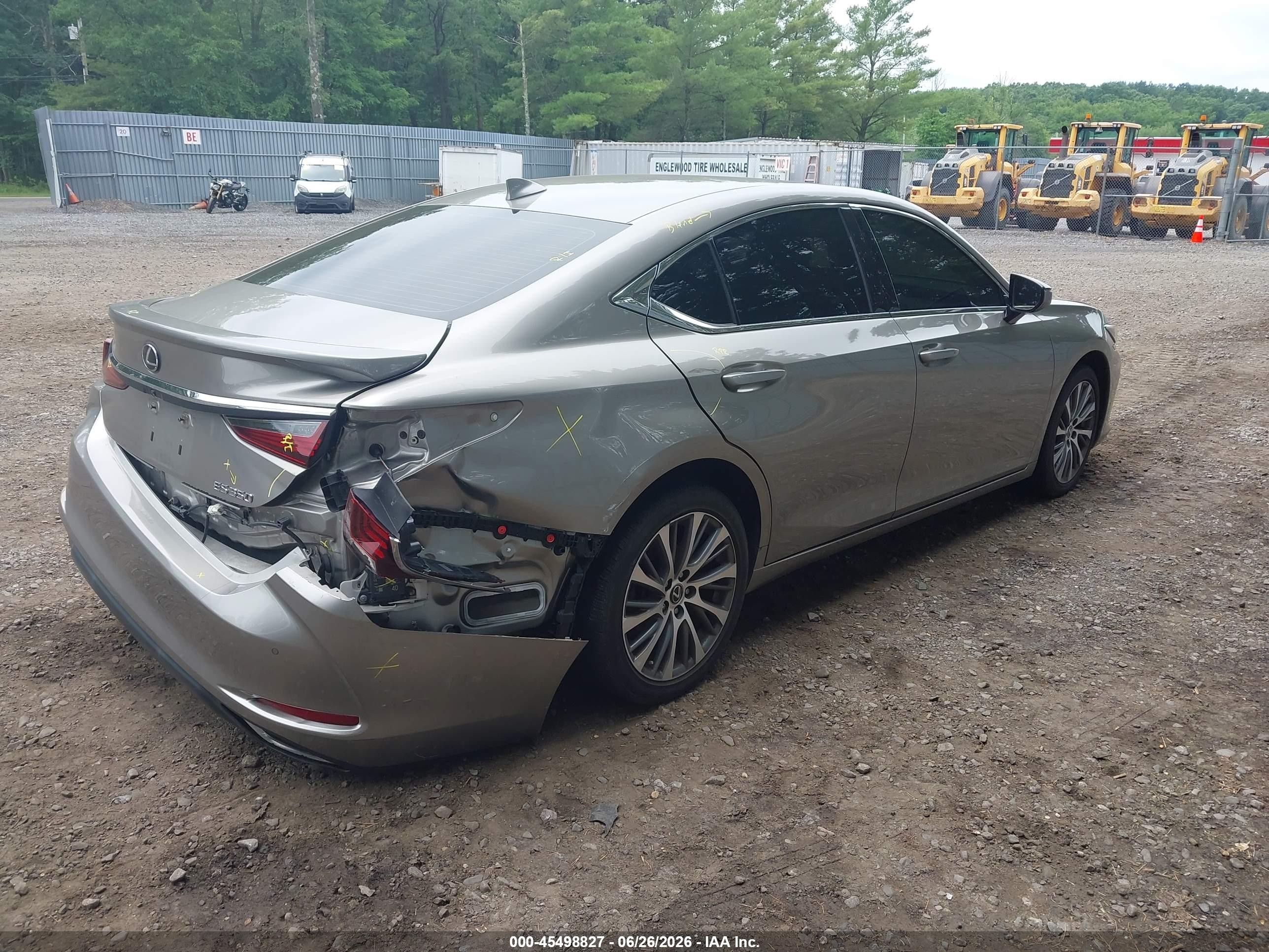 2021 Lexus ES 350 VIN 58ADZ1B1XMU108874 IAAI salvage auction — Side, Salvage (New Jersey), sold $13,000 on 2026-09-13 (photo 4)