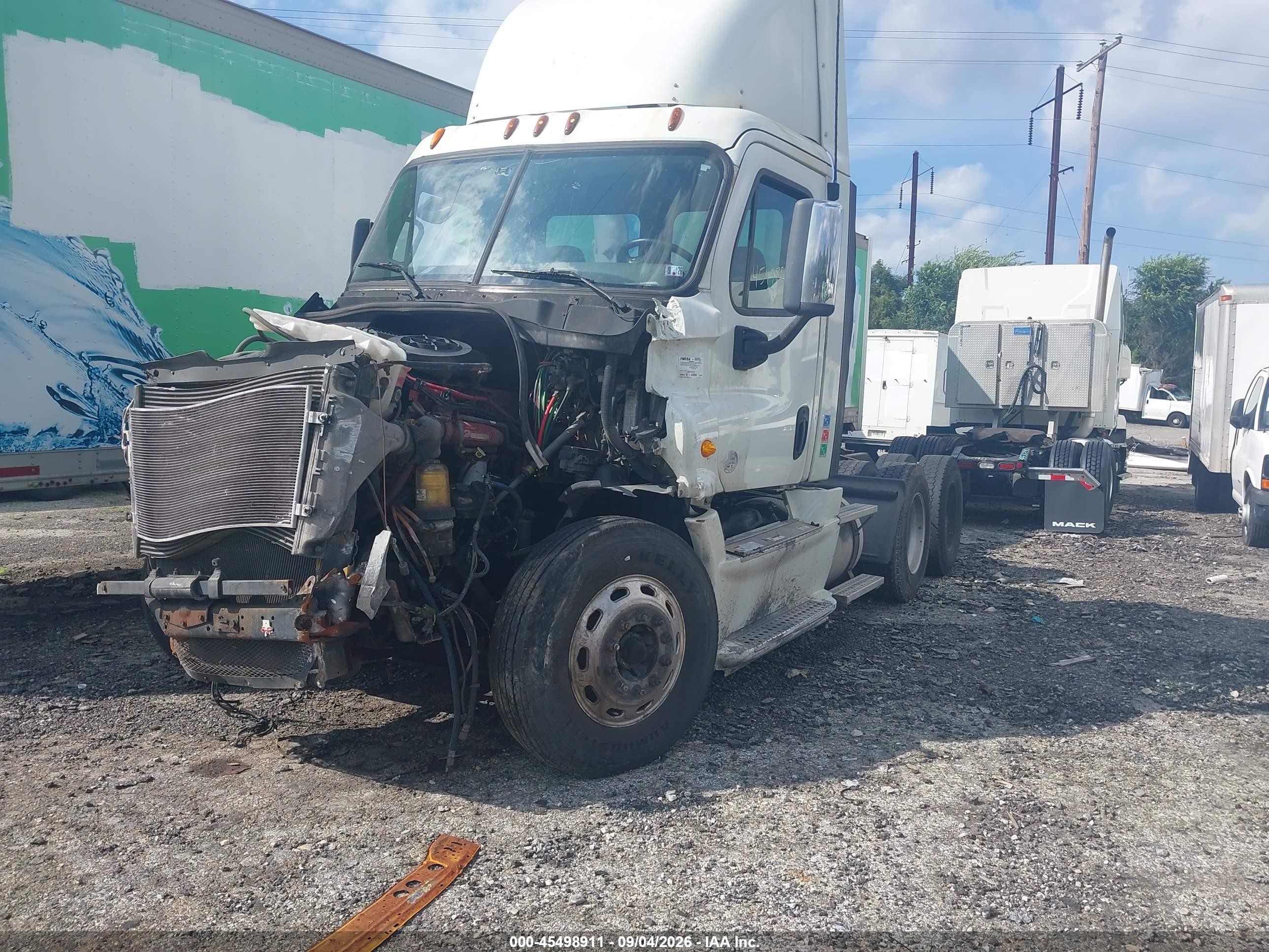 2013 Freightliner Cascadia 125 VIN 1FUJGEBG6DLFB1117 IAAI salvage auction — Front End, Salvage (Pennsylvania), sold $3,300 on 2026-09-16 (photo 2)