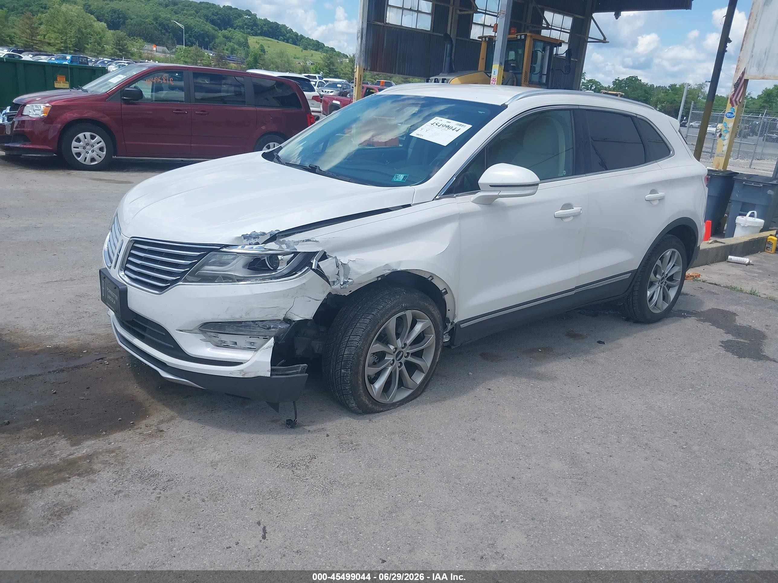 2017 Lincoln MKC VIN 5LMCJ2D9XHUL54815 IAAI salvage auction — Unknown, Salvage (Pennsylvania), sold $2,050 on 2026-09-11 (photo 2)
