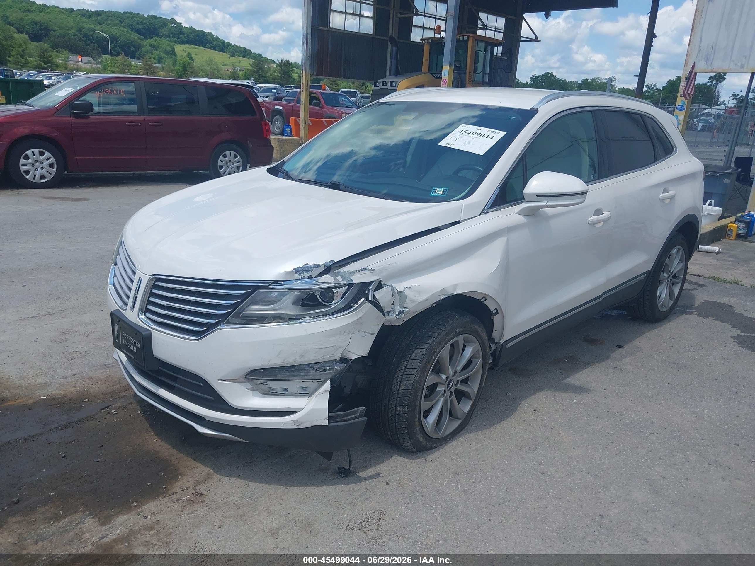 2017 Lincoln MKC VIN 5LMCJ2D9XHUL54815 IAAI salvage auction — Unknown, Salvage (Pennsylvania), sold $2,050 on 2026-09-11 (photo 6)