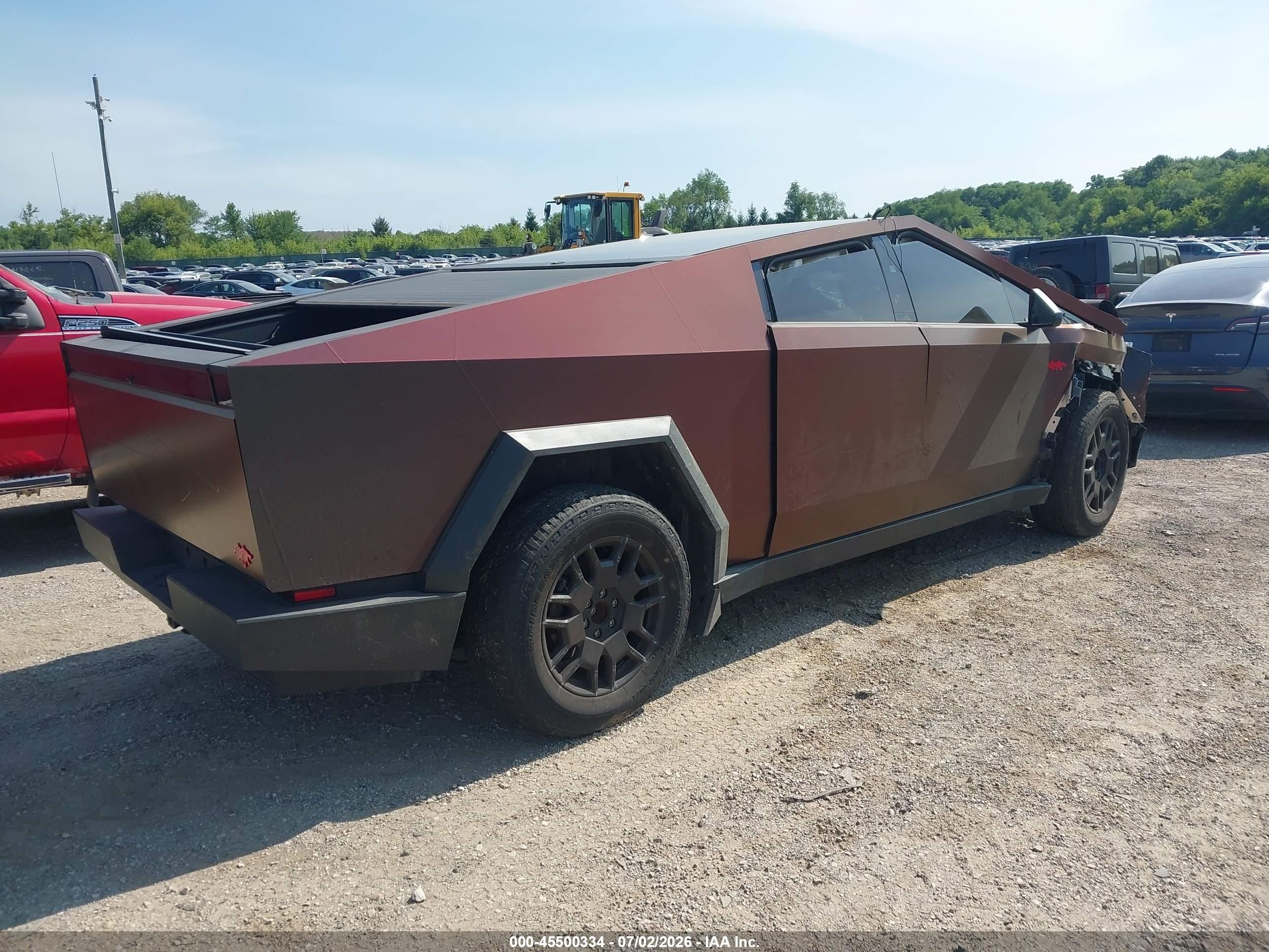 2024 Tesla Cybertruck VIN 7G2CEHEE0RA054411 IAAI salvage auction — Front End, Salvage (Illinois), sold $18,300 on 2026-08-27 (photo 4)