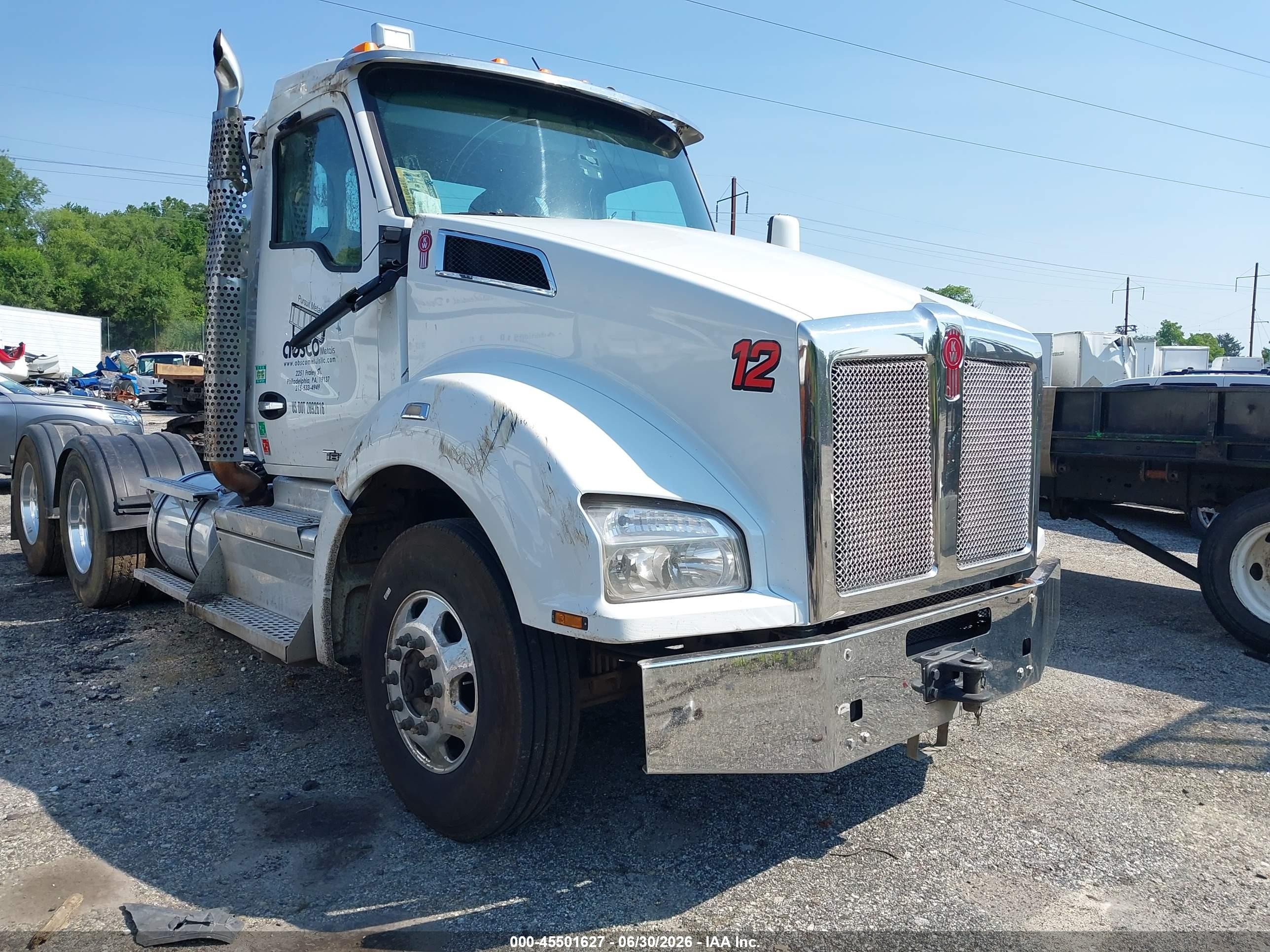 2020 Kenworth T880 VIN 1XKZD49X1LJ355250 — IAAI salvage auction photo