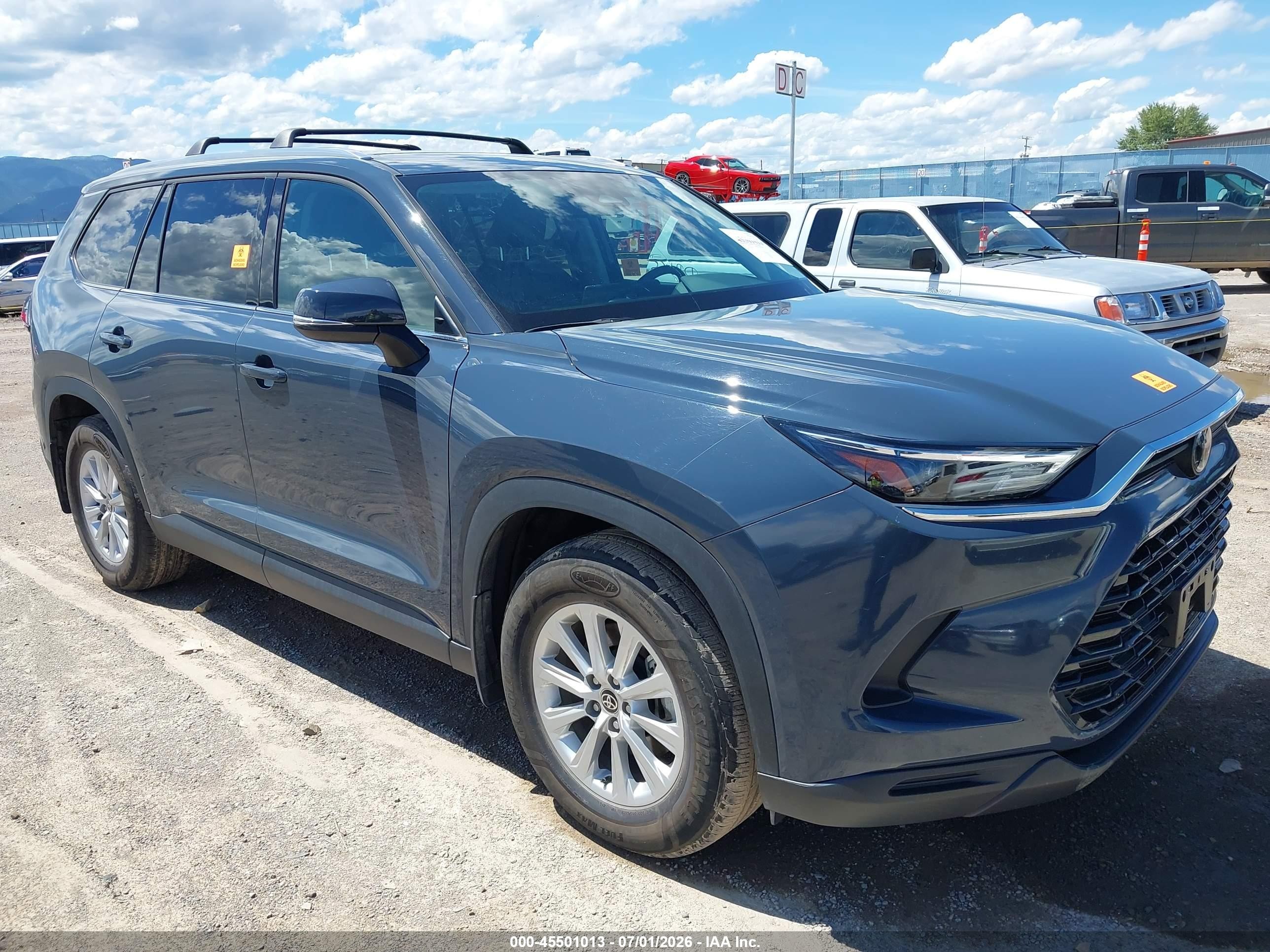 2024 Toyota Highlander VIN 5TDACAB57RS027958 — IAAI salvage auction photo