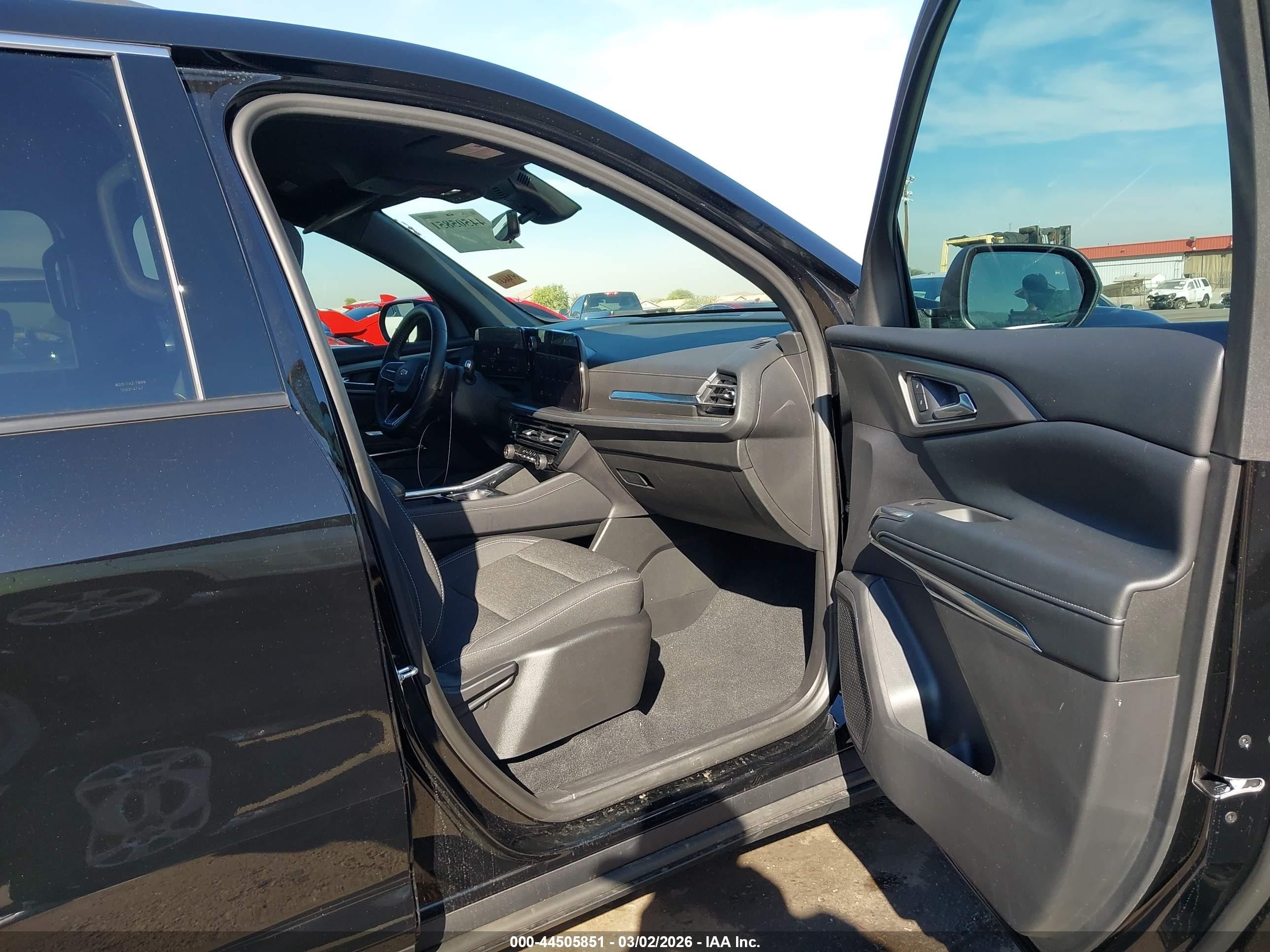 2026 Chevrolet Traverse VIN 1GNERGKS8TJ211679 IAAI salvage auction — Rear End, Salvage (Arizona), sold $4,650 on 2026-06-30 (photo 5)