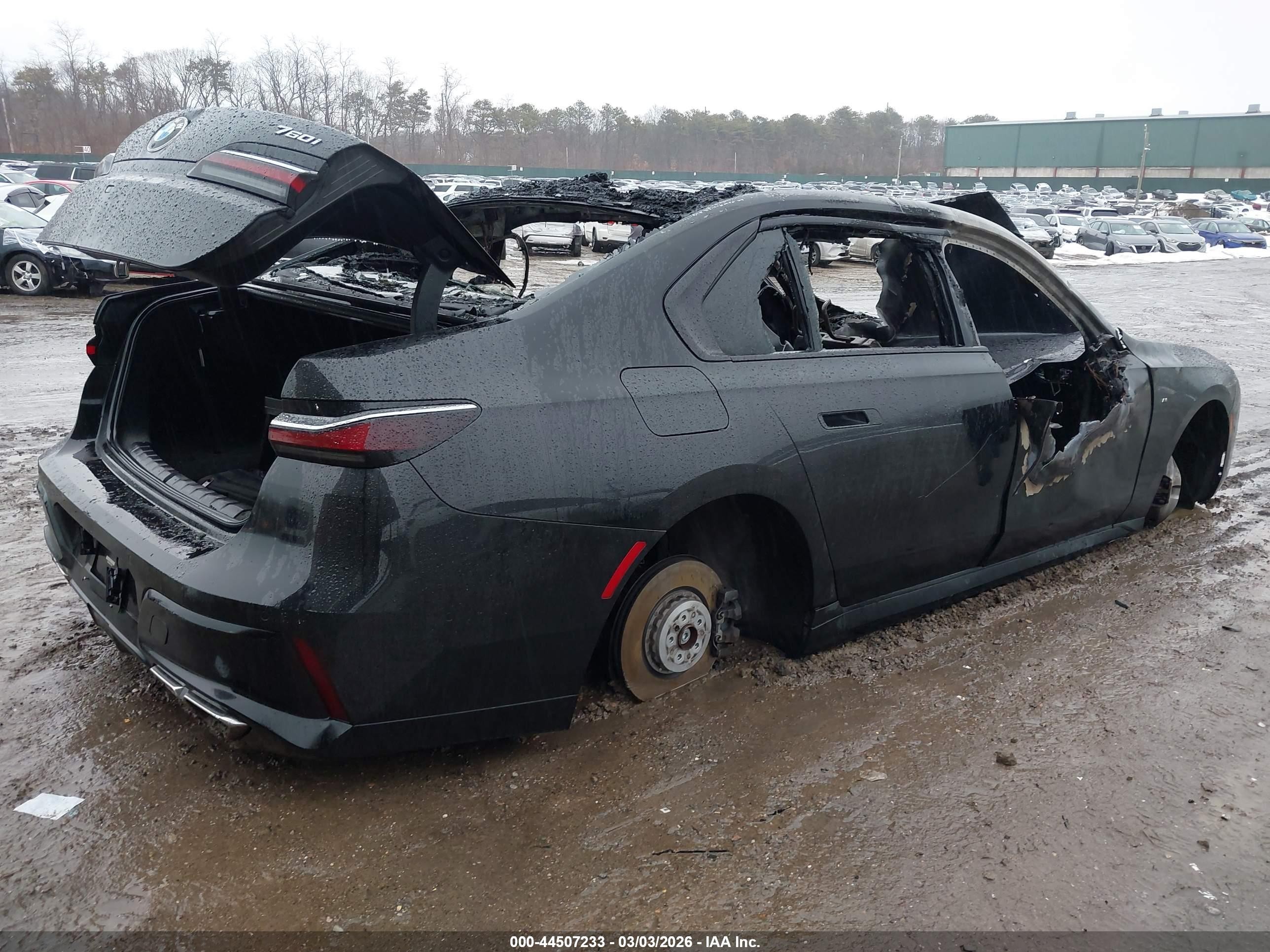 2023 BMW 7 Series VIN WBA33EJ08PCL76970 IAAI salvage auction — Burn, Mv-907A (New York), sold $16,650 on 2026-09-29 (photo 4)