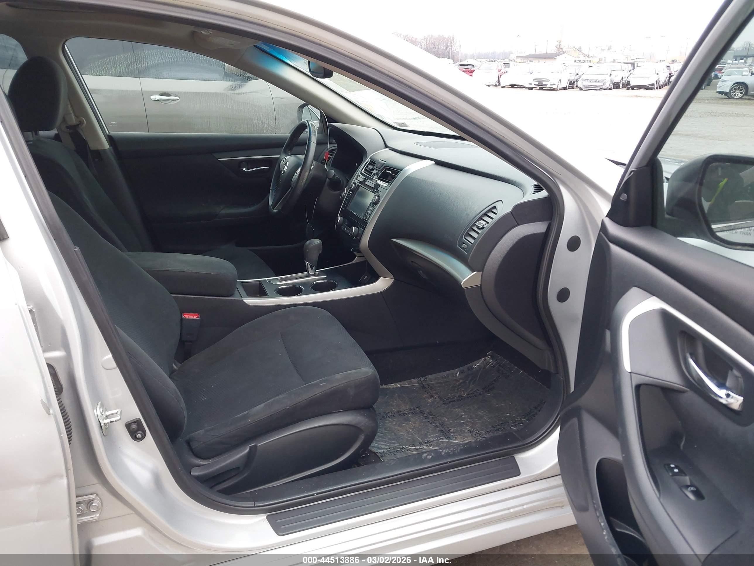 2015 Nissan Altima VIN 1N4AL3AP5FC142365 IAAI salvage auction — Side, Salvage (Missouri), sold $1,200 on 2026-07-10 (photo 5)
