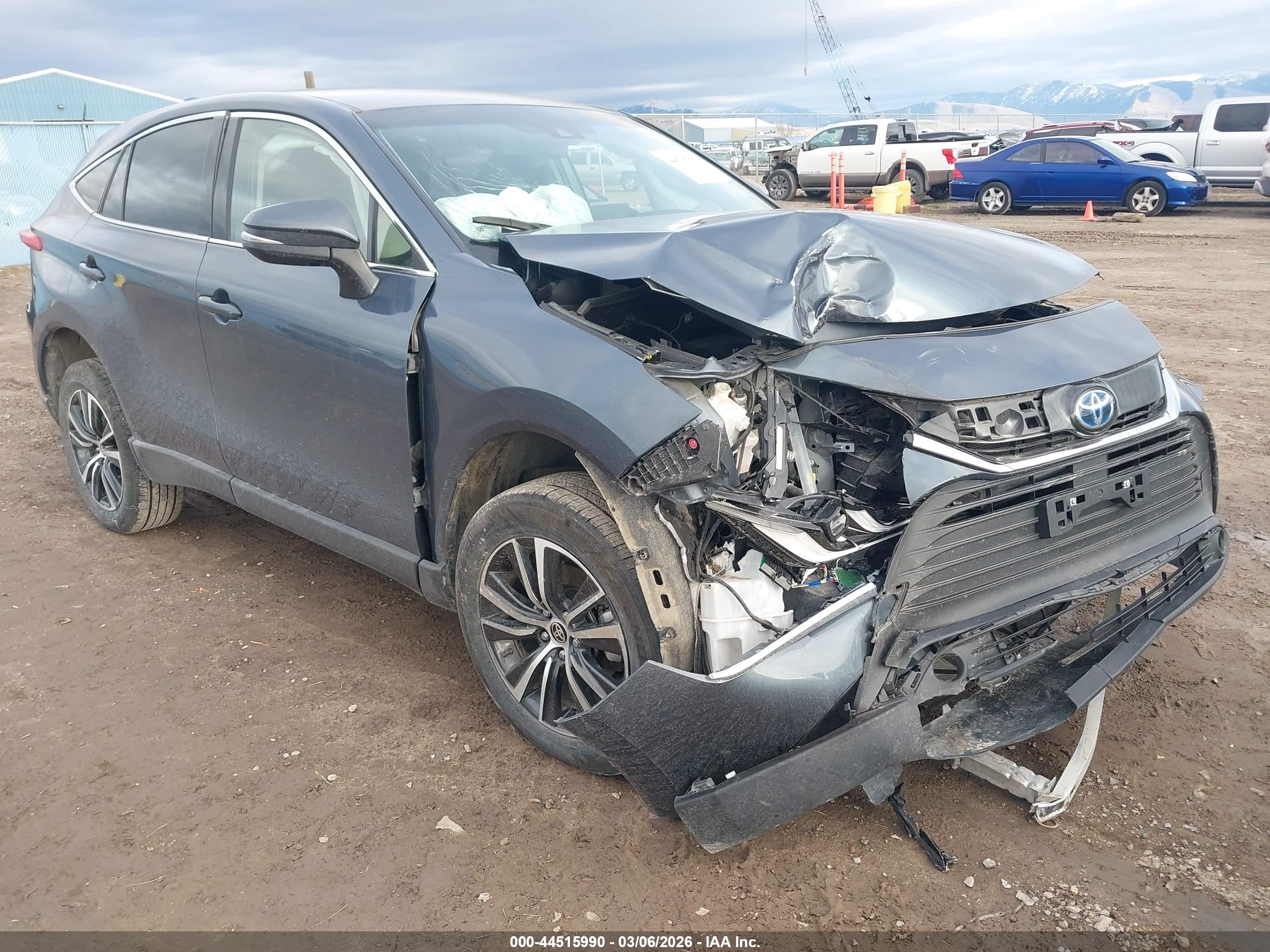 2024 Toyota Venza VIN JTEAAAAH8RJ181895 — IAAI salvage auction photo