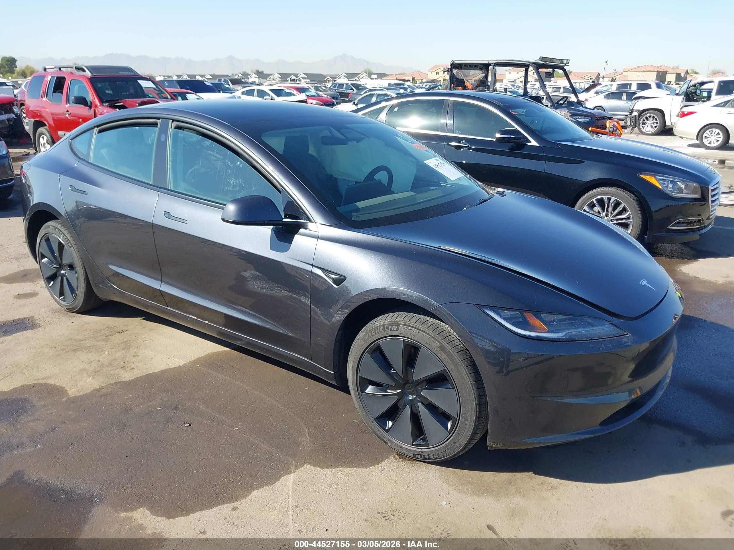 2025 Tesla Model 3 VIN 5YJ3E1EA6SF973104 IAAI salvage auction — Side, Salvage (Arizona), sold $13,325 on 2026-07-06 (photo 1)