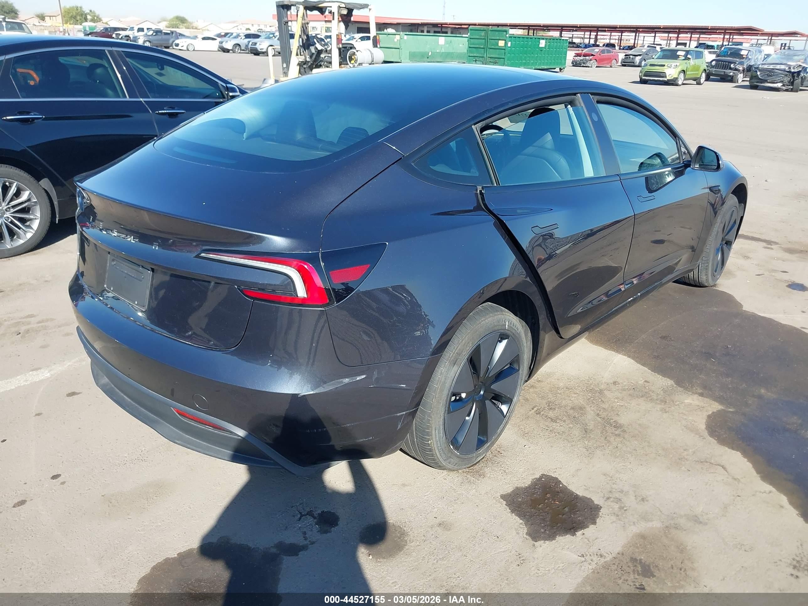 2025 Tesla Model 3 VIN 5YJ3E1EA6SF973104 IAAI salvage auction — Side, Salvage (Arizona), sold $13,325 on 2026-07-06 (photo 4)