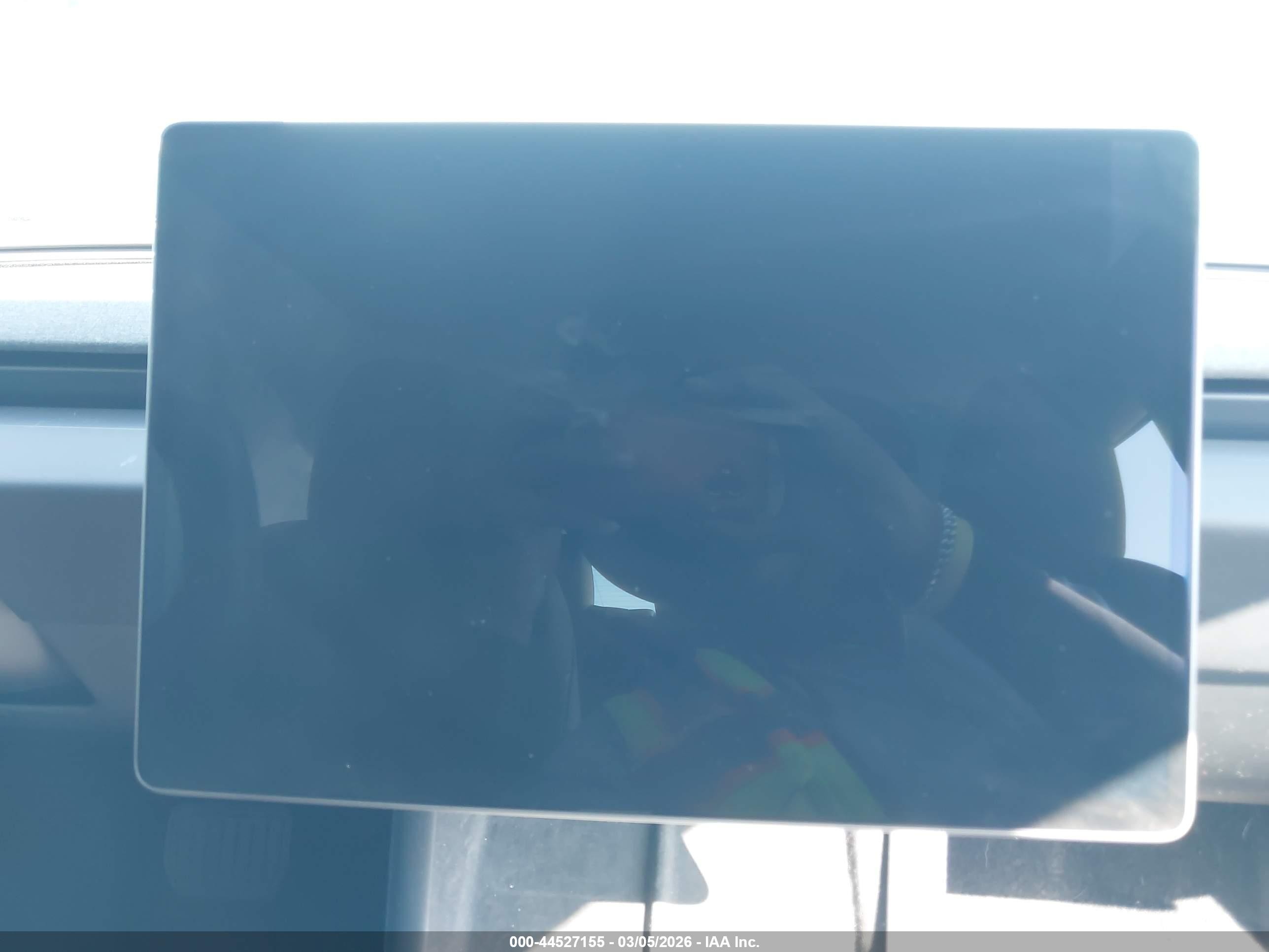 2025 Tesla Model 3 VIN 5YJ3E1EA6SF973104 IAAI salvage auction — Side, Salvage (Arizona), sold $13,325 on 2026-07-06 (photo 7)