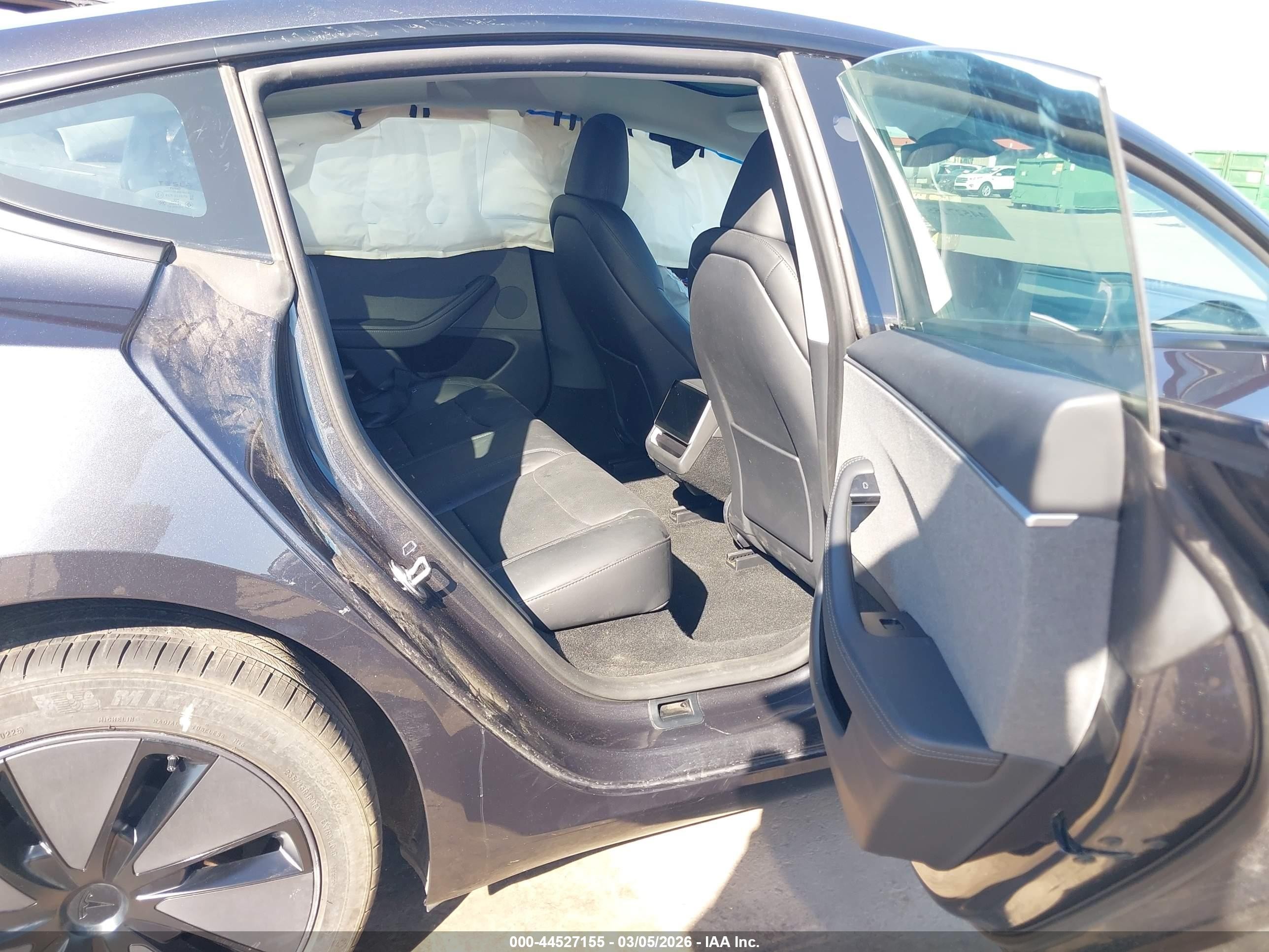 2025 Tesla Model 3 VIN 5YJ3E1EA6SF973104 IAAI salvage auction — Side, Salvage (Arizona), sold $13,325 on 2026-07-06 (photo 8)