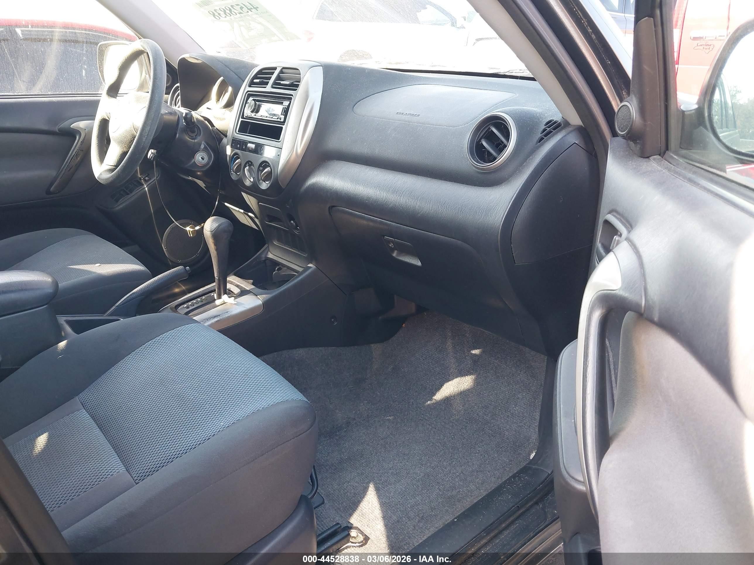 2005 Toyota Rav4 VIN JTEGD20V950068293 IAAI salvage auction — Unknown, Salvage (North Carolina), sold $1,500 on 2026-09-04 (photo 5)