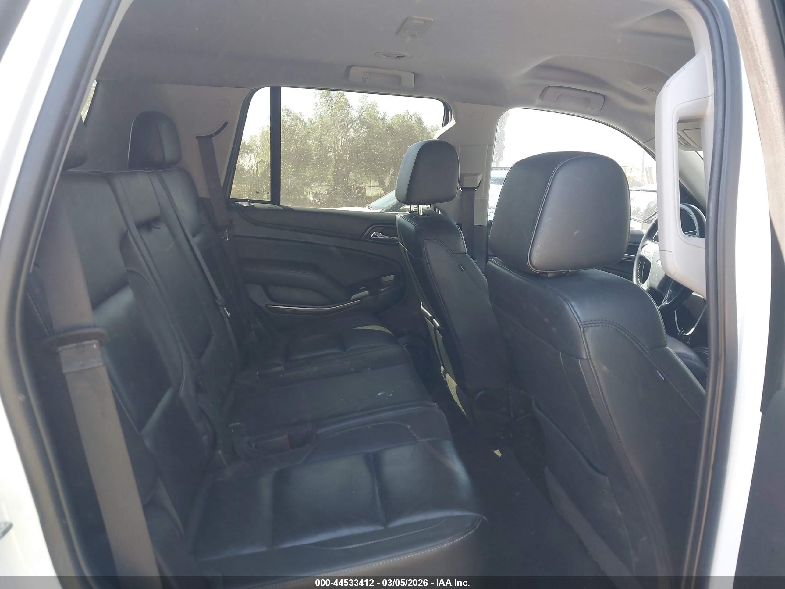 2019 Chevrolet Tahoe VIN 1GNSCBKC8KR390080 IAAI salvage auction — Unknown, Salvage (California), sold $7,875 on 2026-07-07 (photo 8)