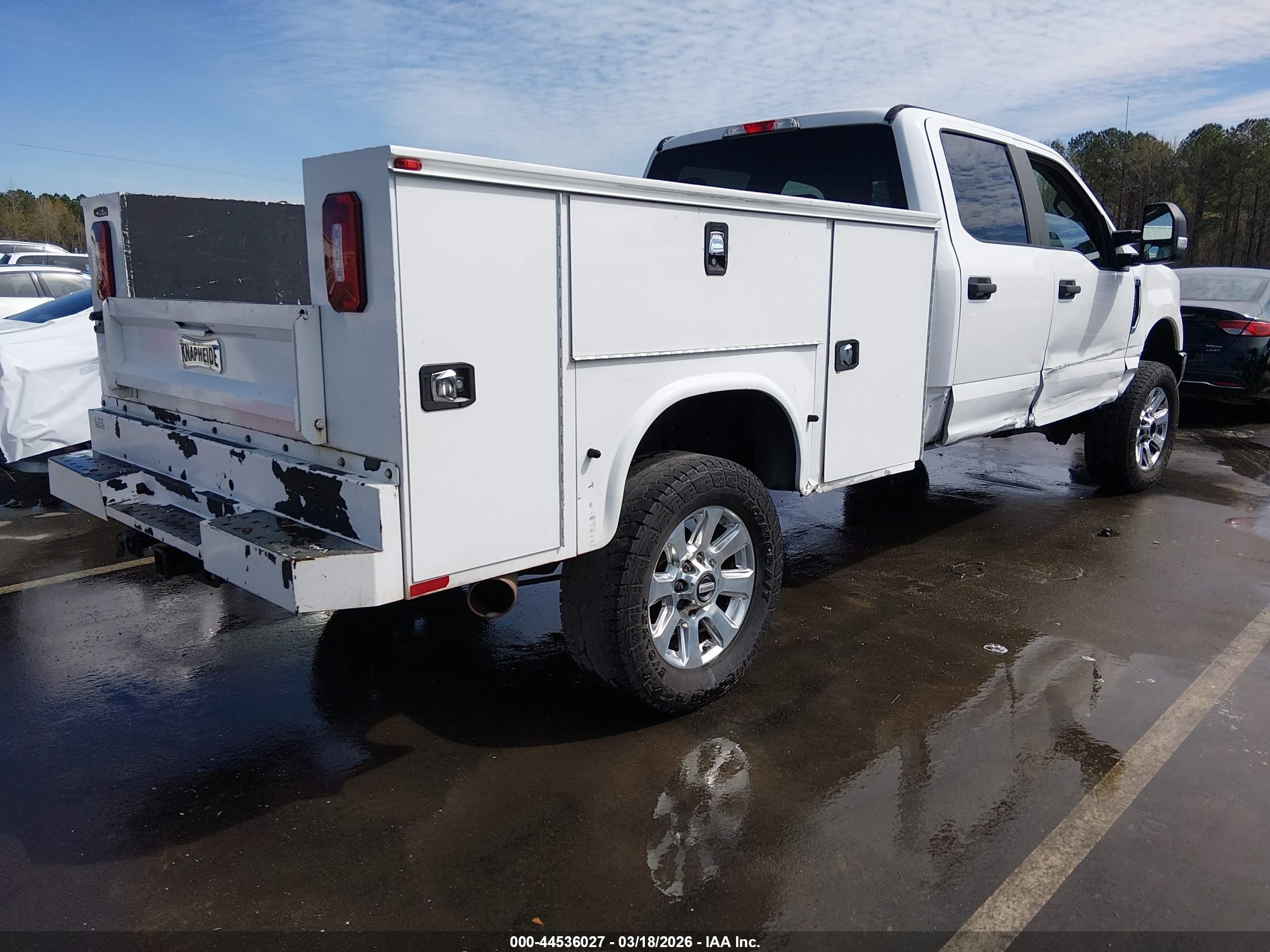 2019 Ford F350 VIN 1FD8W3B66KEC52289 IAAI salvage auction — Side, Salvage (North Carolina), sold $6,400 on 2026-09-02 (photo 4)