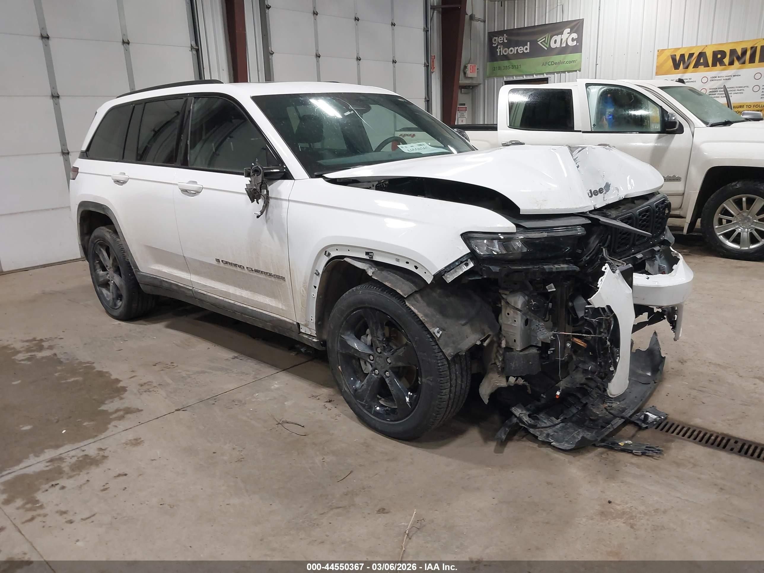 2024 Jeep Grand Cherokee VIN 1C4RJHAG6RC141925 — IAAI salvage auction photo