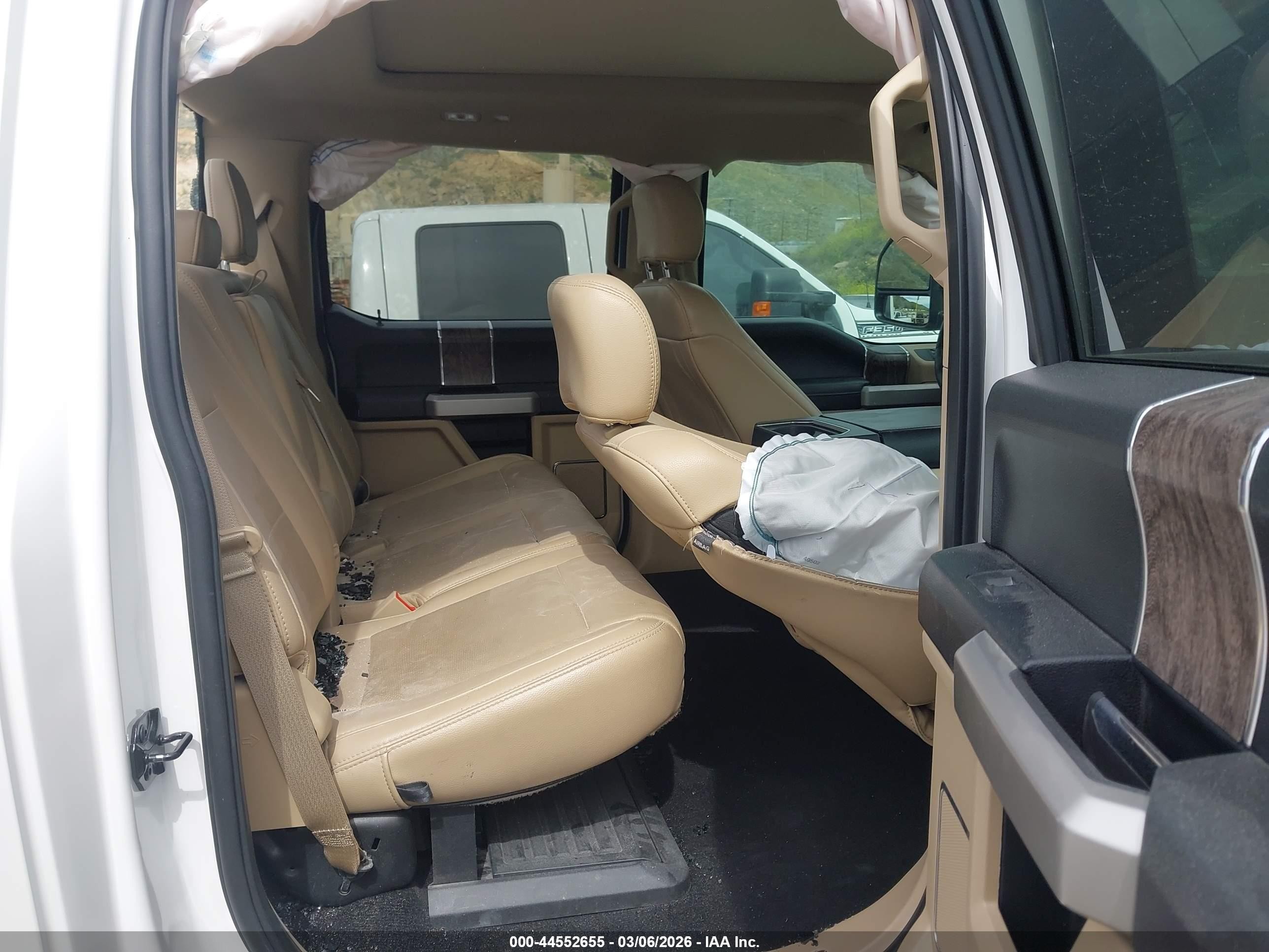 2019 Ford F-350 VIN 1FT8W3BT9KEC29499 IAAI salvage auction — Transmission Damage, Salvage (California), sold $8,000 on 2026-07-07 (photo 8)