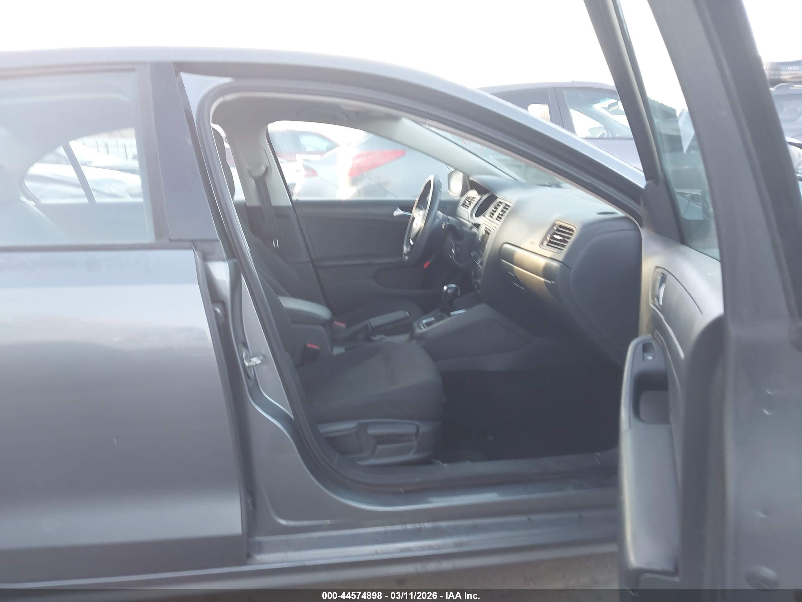 2016 Volkswagen Jetta VIN 3VW267AJ4GM303472 IAAI salvage auction — Front End, Salvage (Utah), sold $1,050 on 2026-07-02 (photo 5)