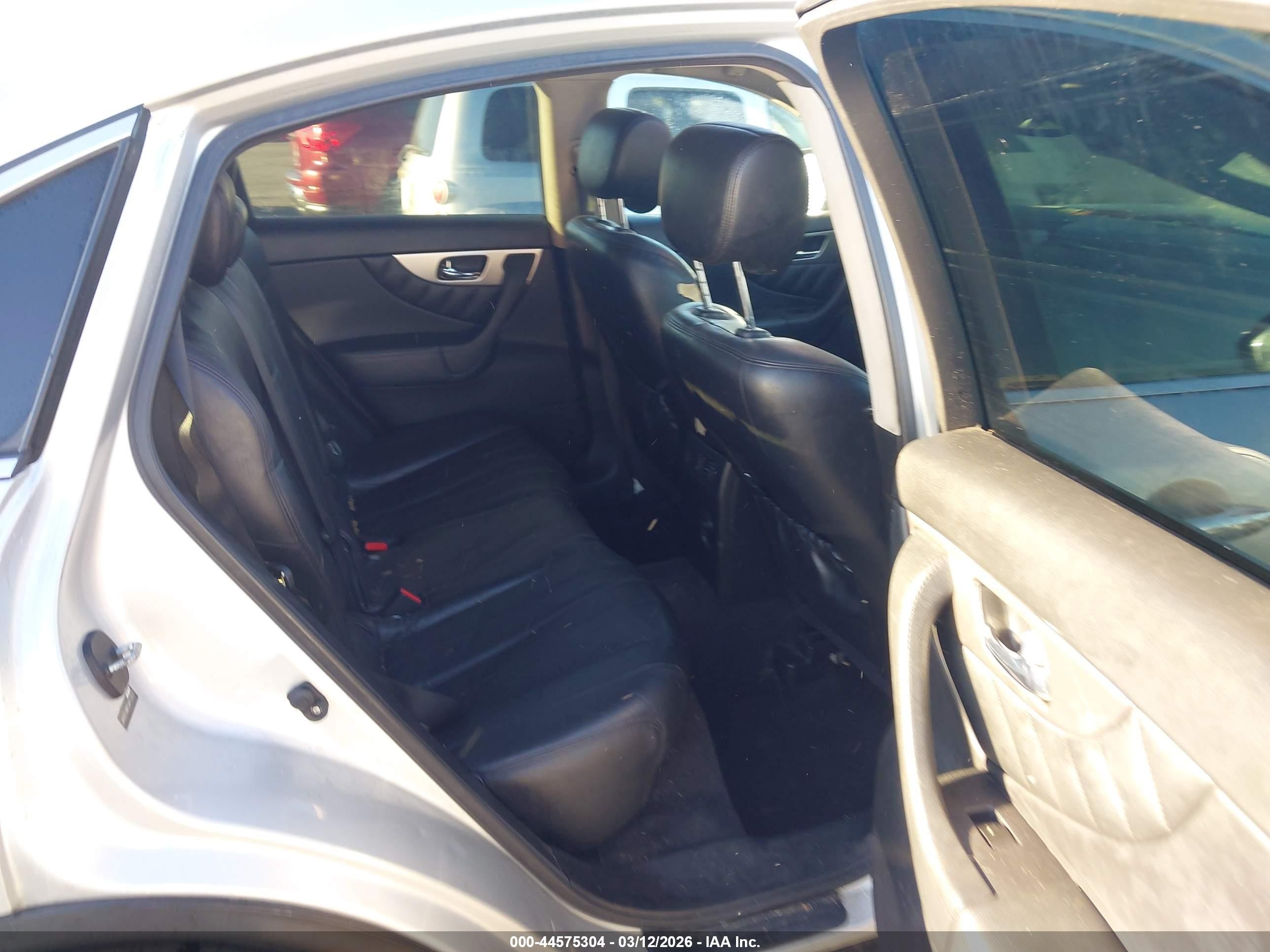 2014 Infiniti QX70 VIN JN8CS1MW7EM413212 IAAI salvage auction — Unknown, Salvage (California), sold $300 on 2026-07-02 (photo 8)