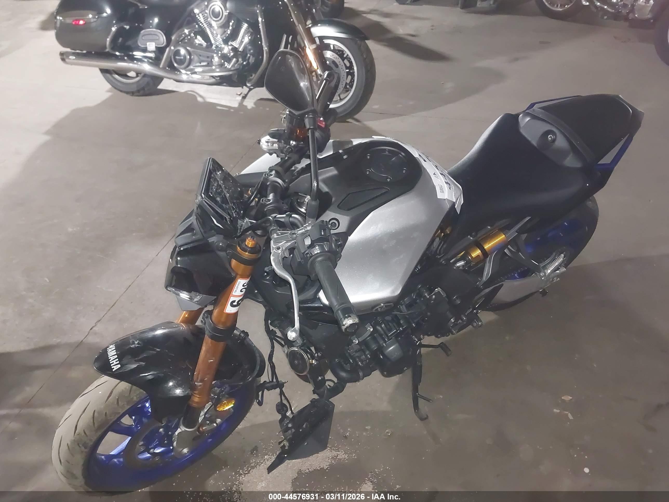 2025 Yamaha MT09 VIN JYARN95E0SA001675 IAAI salvage auction — Front End, Salvage (Virginia), sold $3,675 on 2026-06-30 (photo 2)