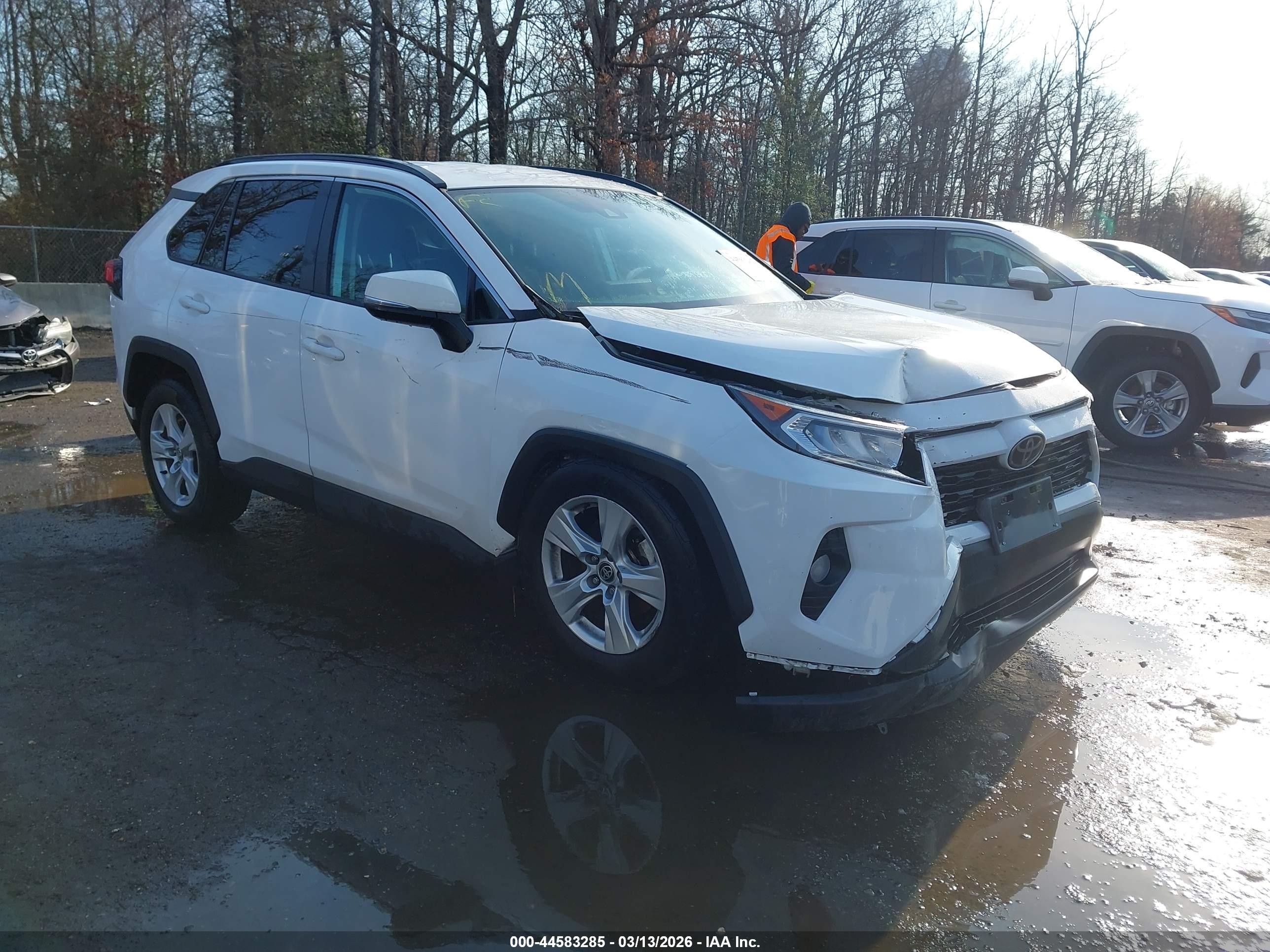 2021 Toyota RAV4 VIN 2T3W1RFV6MC145870 — IAAI salvage auction photo
