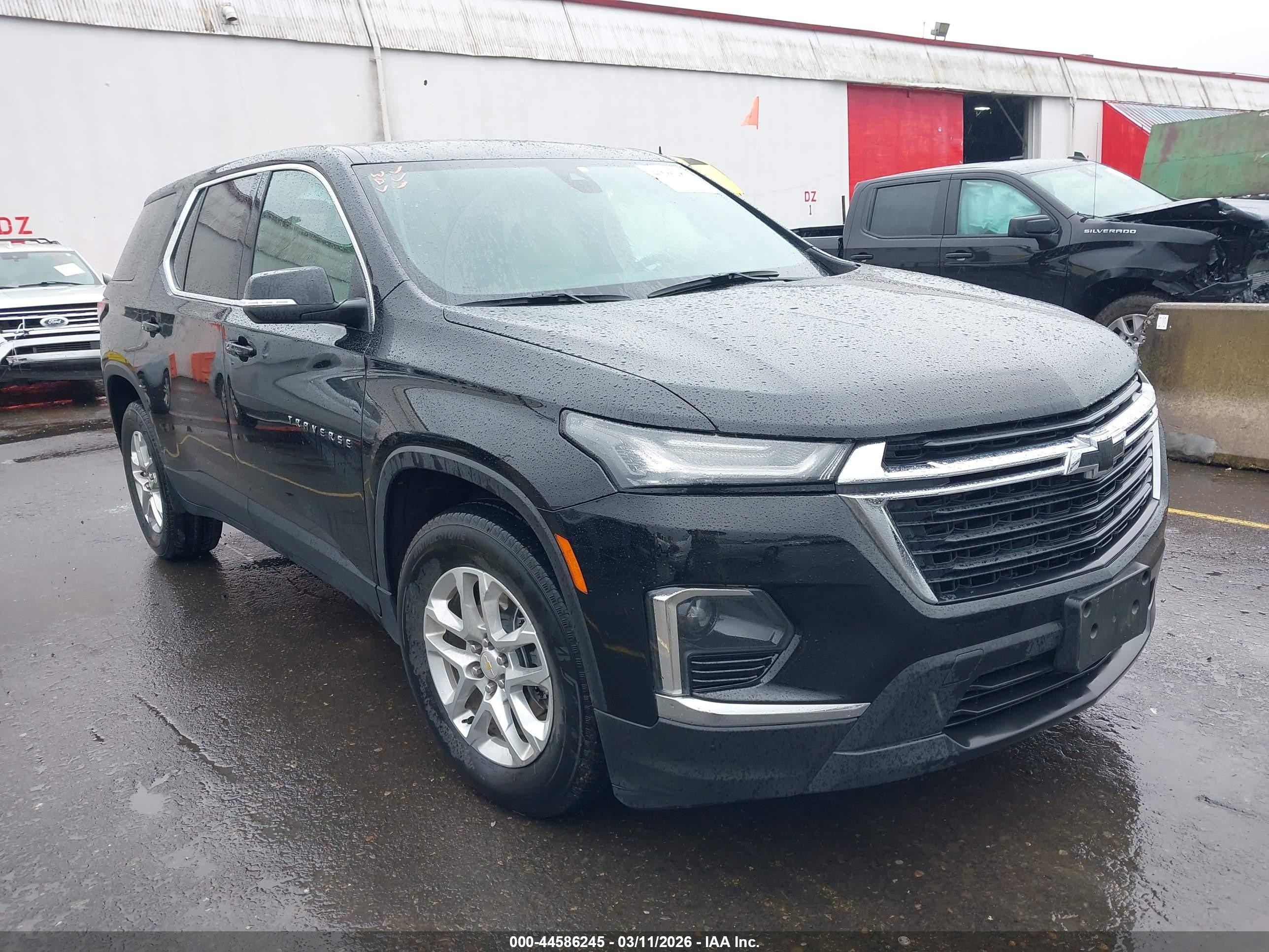 2023 Chevrolet Traverse VIN 1GNEVFKW8PJ337832 IAAI salvage auction — Side, Salvage (Oregon), sold $6,700 on 2026-07-09 (photo 1)