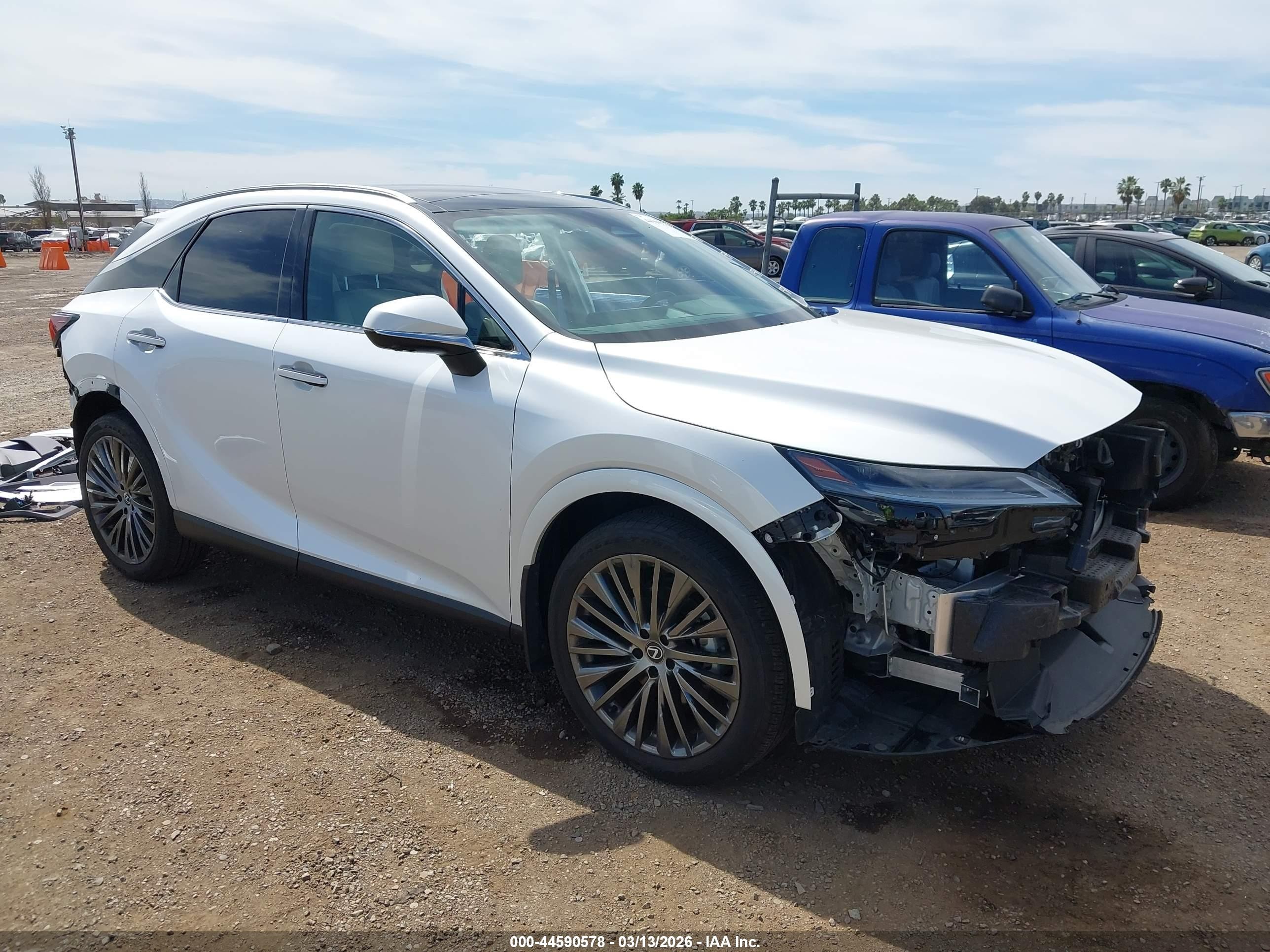 2023 Lexus RX 350h VIN 2T2BBMCA4PC021539 — IAAI salvage auction photo
